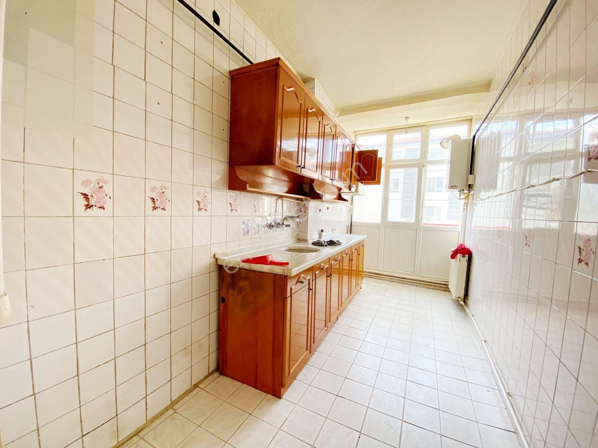 İncirli Mh. Cadde Üstünde Katta Isı Yalıtımlı Hazır Kiracılı 3+1 - Görsel 14