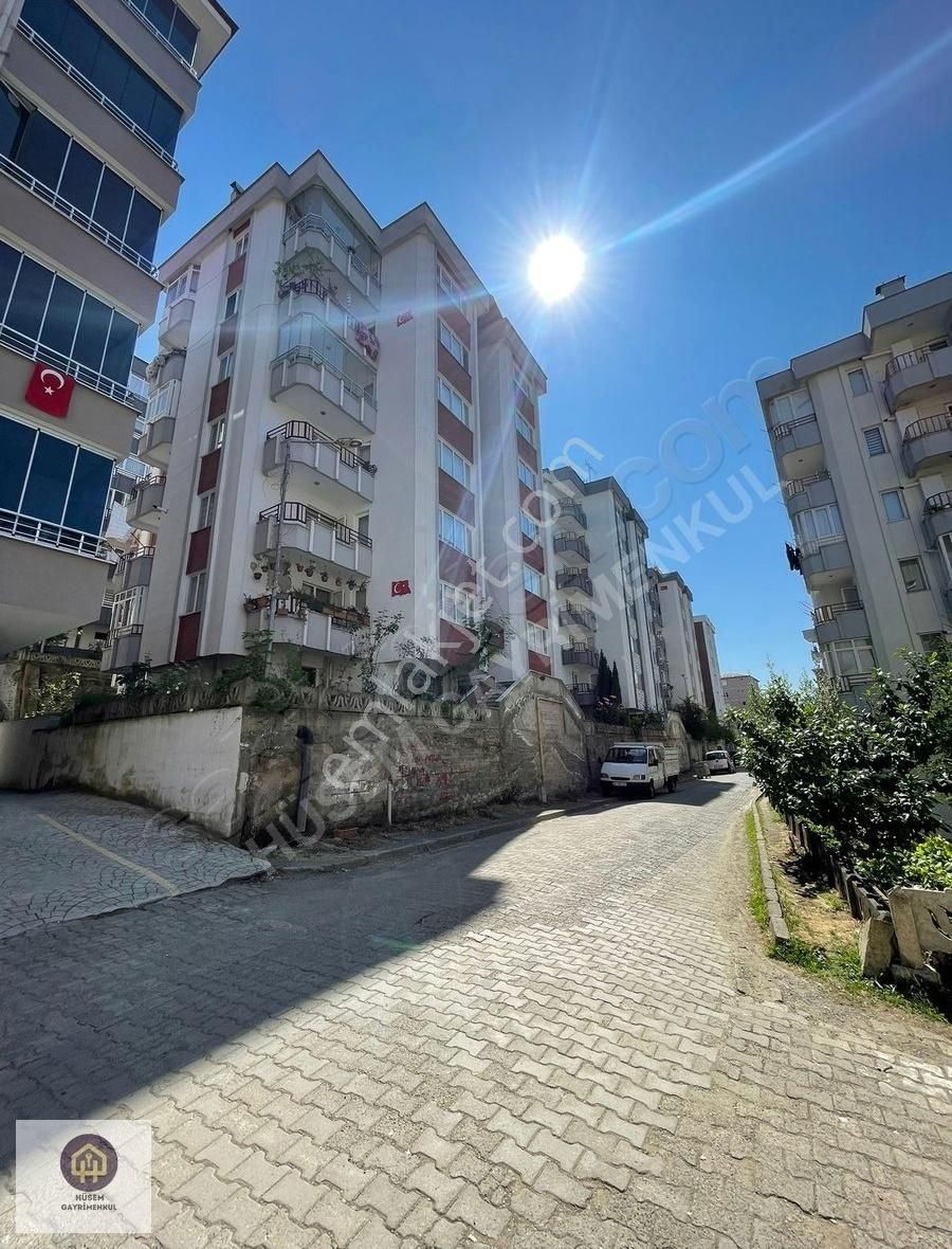 Hüsem Gayrimenkul'den Site İçerisinde 3+1 Satılık Geniş Daire