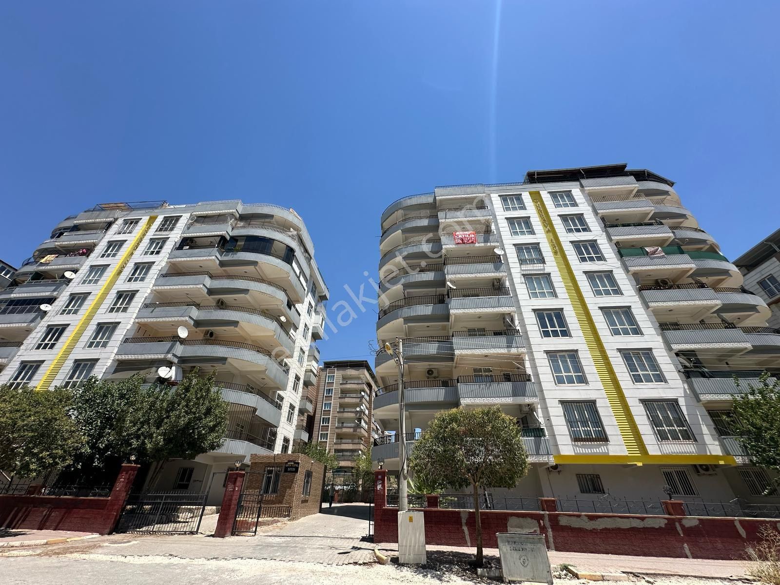 Acil Emlak Güvencesiyle Satlık 4+1 Daire Narlıkuyu