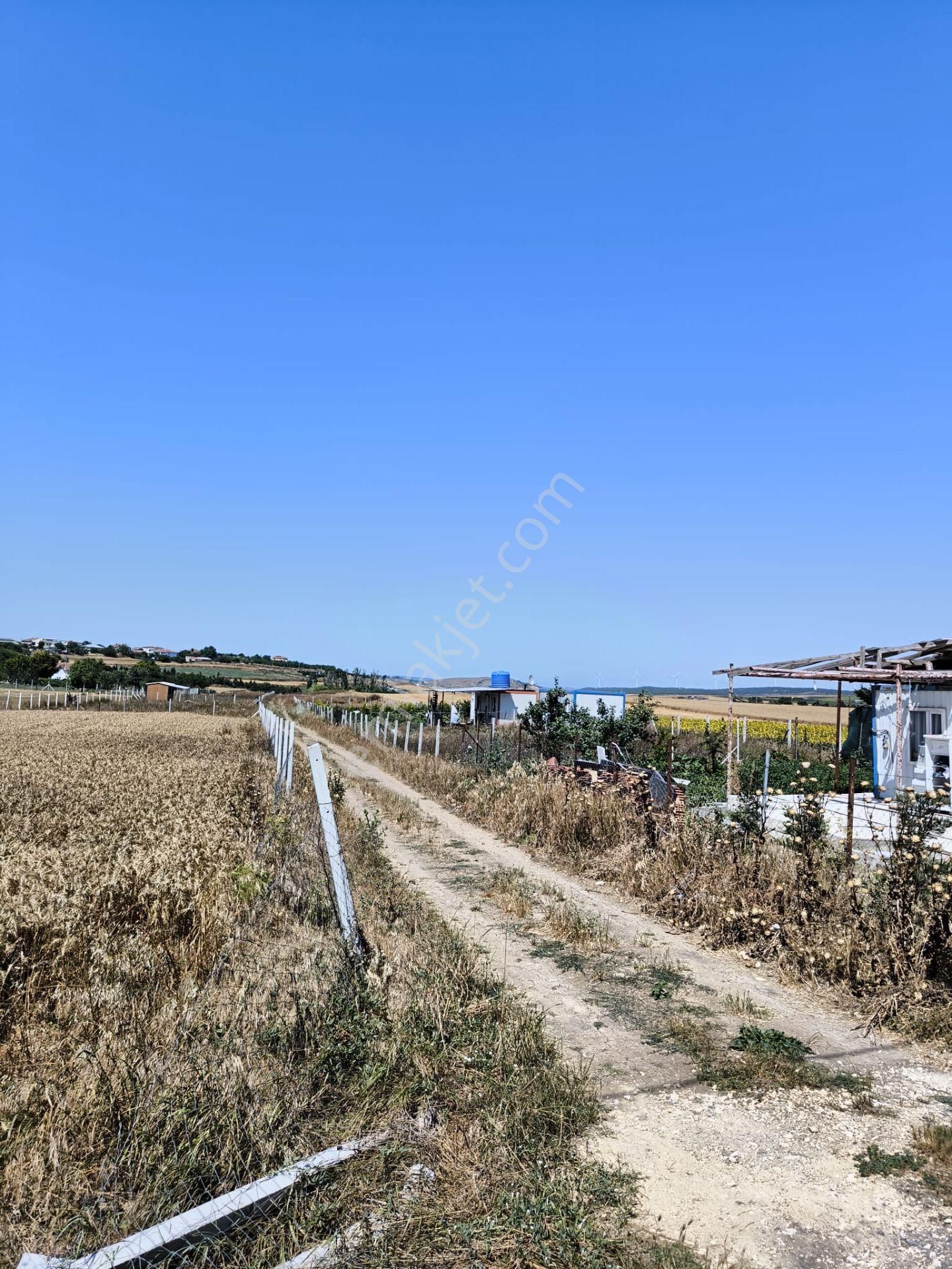 Silivri Kadıköy'de Muhteşem Konumda Satılık 335 M2 Arsa