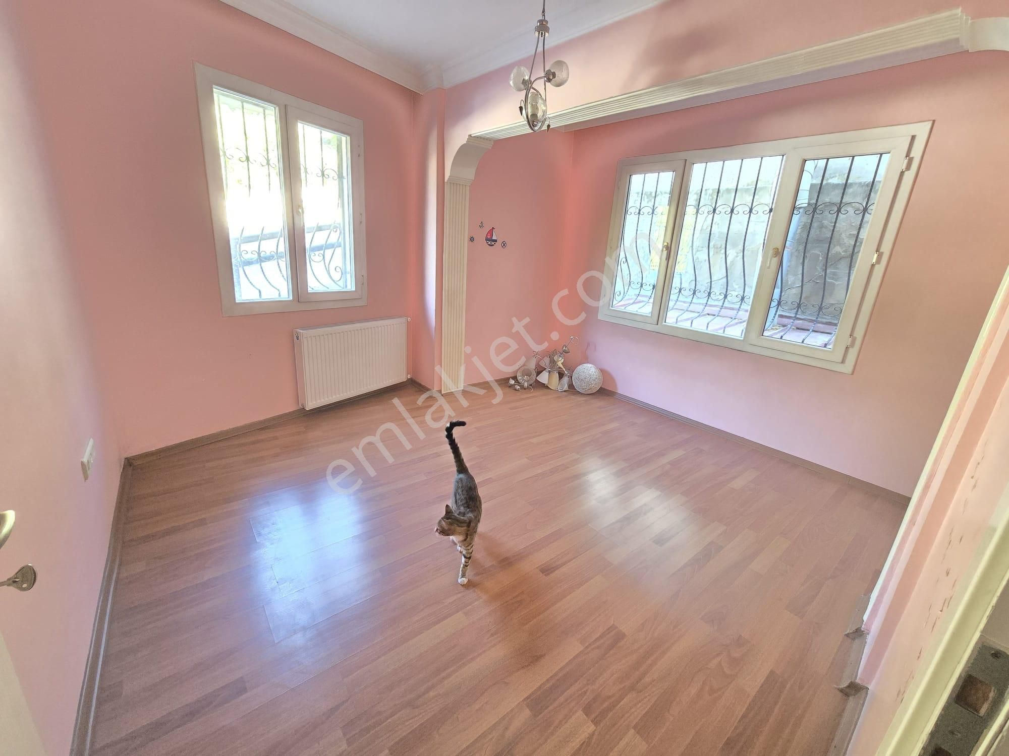 Balçovada Otoban Girişinin Yanında D.gazlı Arakat Kiralık 3+1 Daire