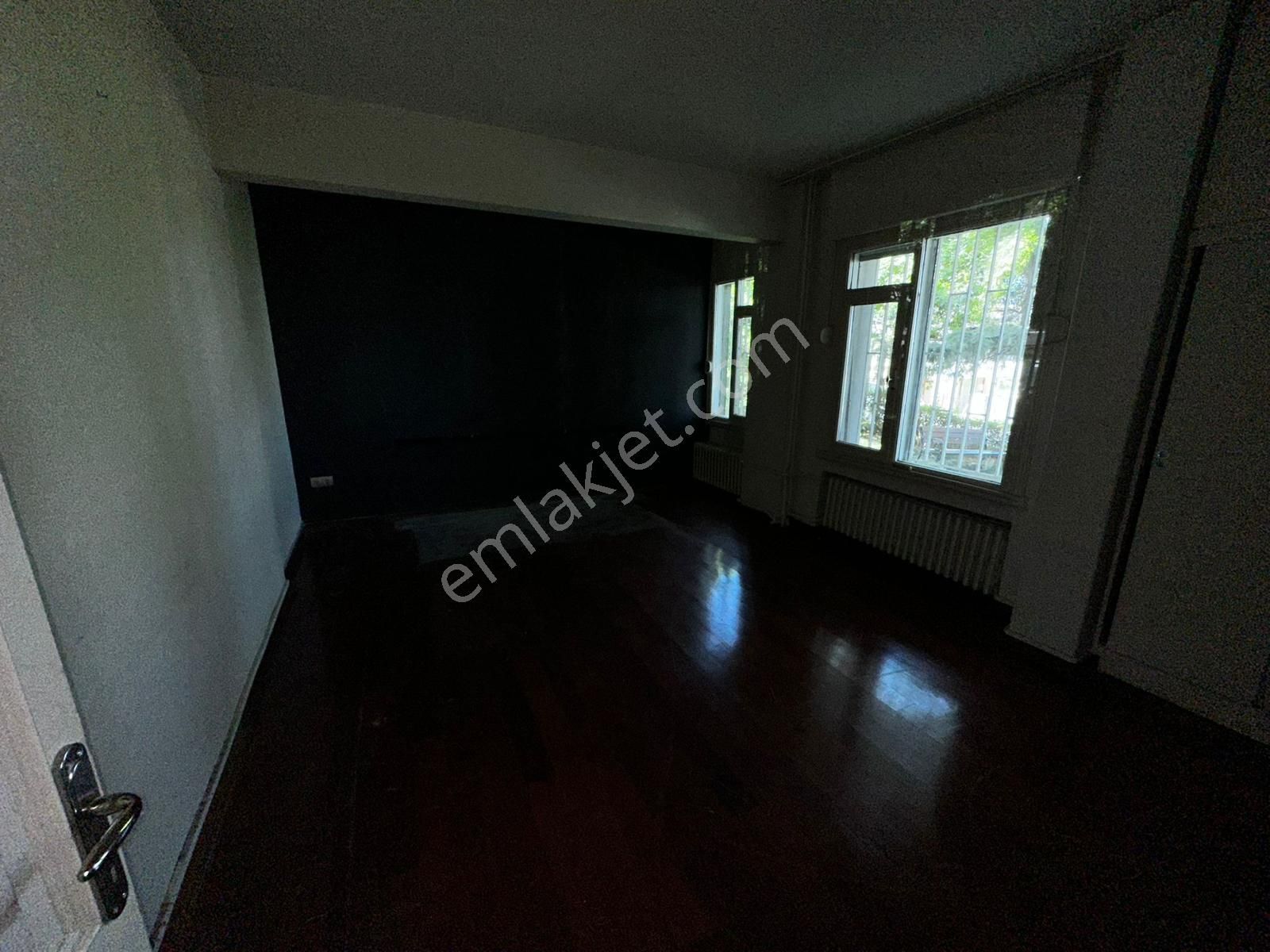 Ulus Solda Bahçe Kullanımlı 3.5+1 Otoparklı Satılık Daire - Görsel 25