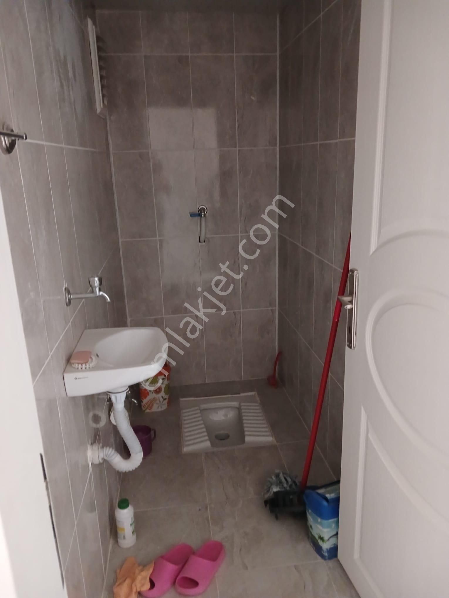 Eskişehir Çifteler’de Cadde Üzerinde Köşe Başı 3 Katlı Komple Satılık Bina - Görsel 34