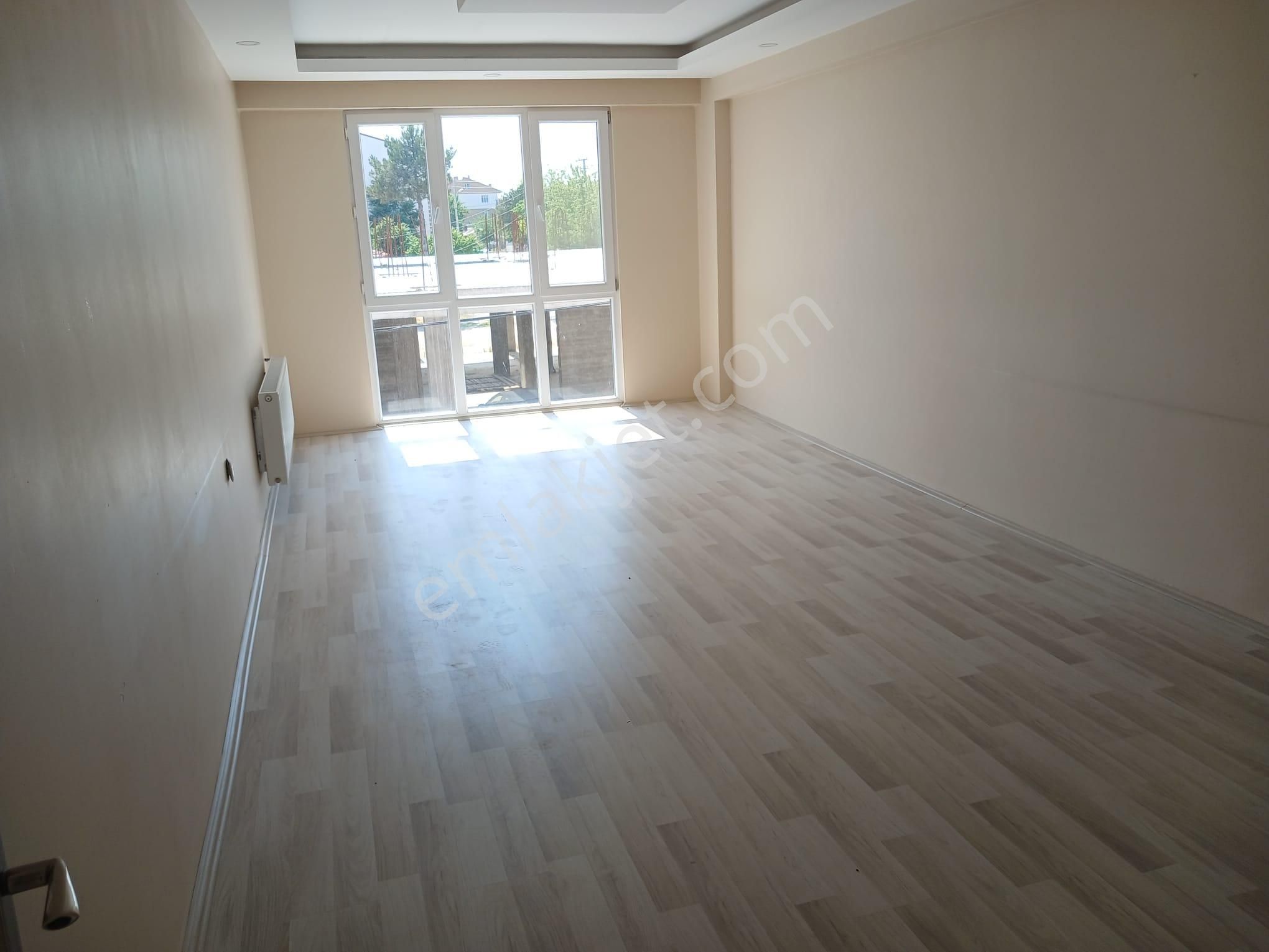 Eskişehir Çifteler’de Cadde Üzerinde Köşe Başı 3 Katlı Komple Satılık Bina - Görsel 19