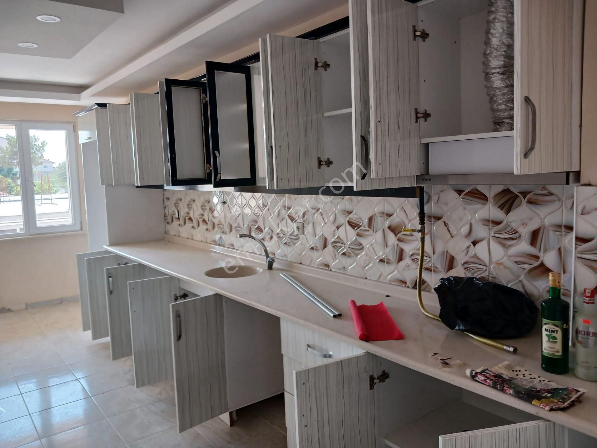 Eskişehir Çifteler’de Cadde Üzerinde Köşe Başı 3 Katlı Komple Satılık Bina - Görsel 25