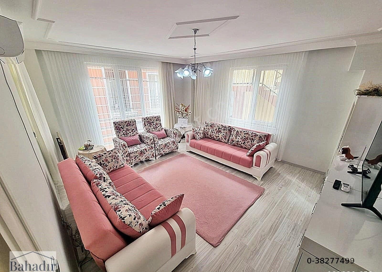 Bahadır Emlaktan Küçükkuyu Merkezde Satılık 2+1 Daire