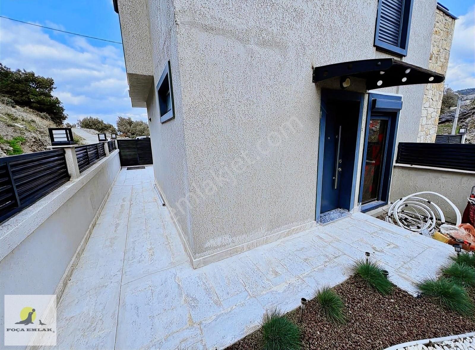 Foça Emlak'tan Sazlıca Da Satılık Muhteşem Konumda 3+1 Taş Villa - Görsel 2