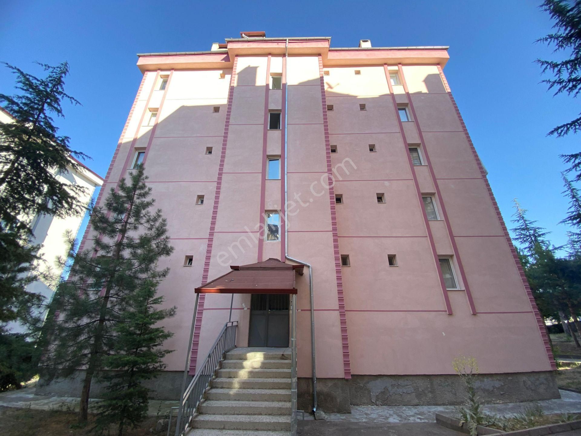 Cevherdudayev Mahallesi Örnekevler De Satılık 2+1 Daire