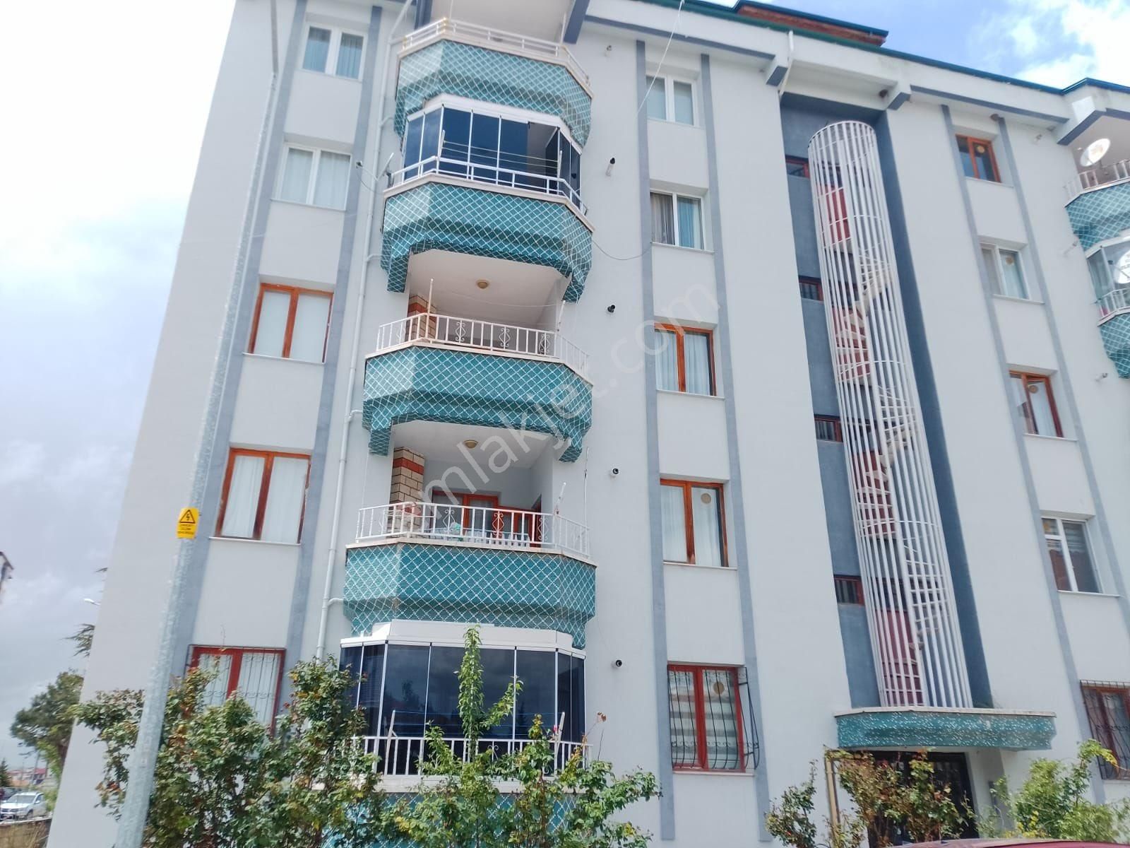 İmamhatip Caddesi Okurlar Sitesinde Satılık 5 Adet Dairemiz