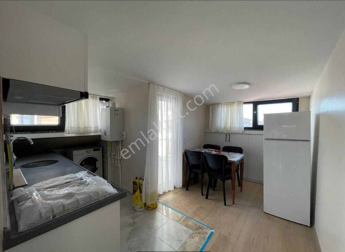 İnönü Mh.'de 19 Mayıs Cd. Üzeri Teraslı, Yeni Eşyalı Sıfır 1+1 Daire