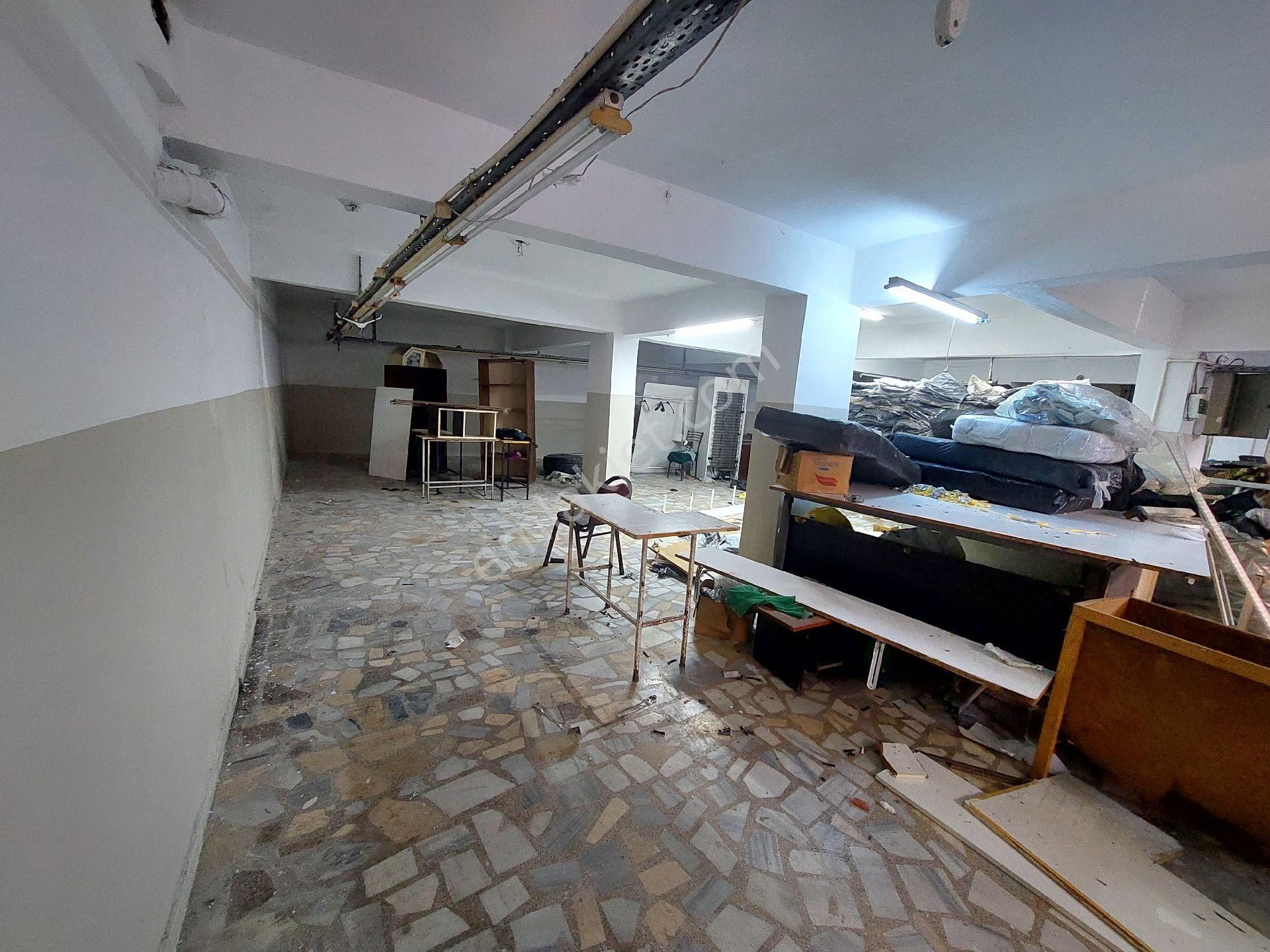 Gaziosmanpaşa Küçükköy Yeni Mah Kiralık Dükkan 200 M2