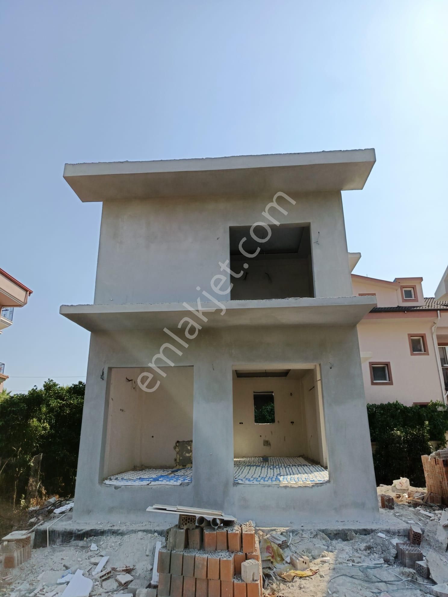 Stop’tan Çiftlik Mahallesinde 3+1 Havuzlu Villa