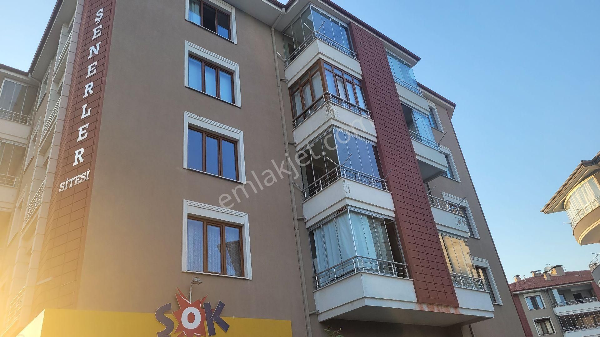 Davraz Mah.şenerler Sitesinde Oldukça Geniş Ferah 3+1 Satılık Daire
