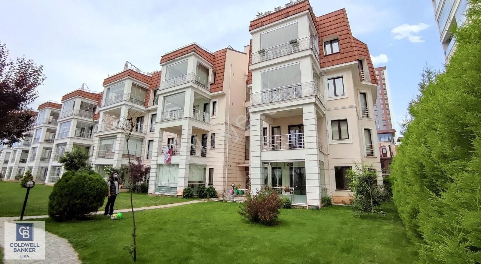Cb Lika'dan Akasya Rezidans'ta Satılık 2+1 Bahçe Katı Daire