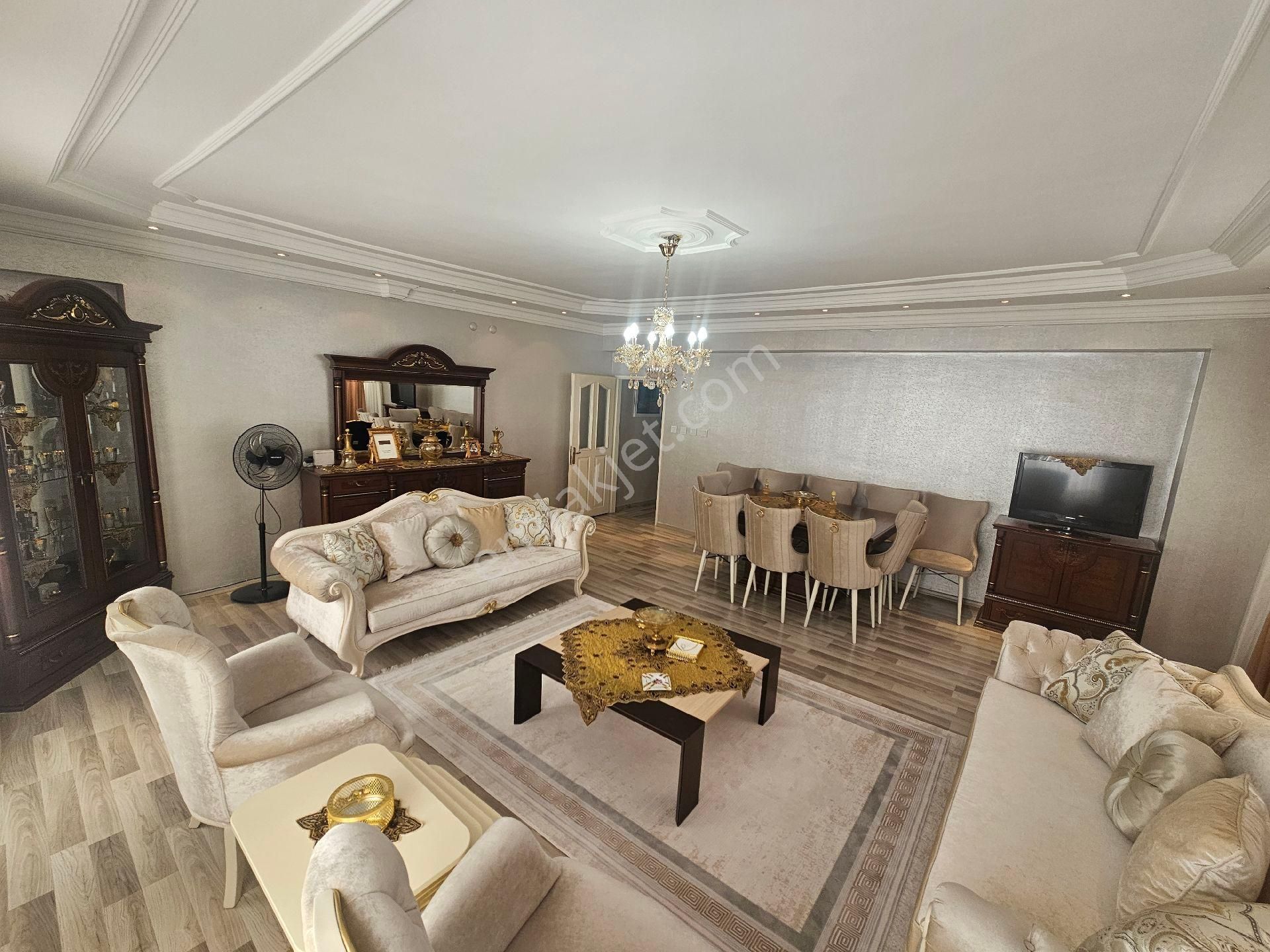 Ceylan Avm Karşısında Full Bakımlı Ara Kat Temiz Daire...!!!