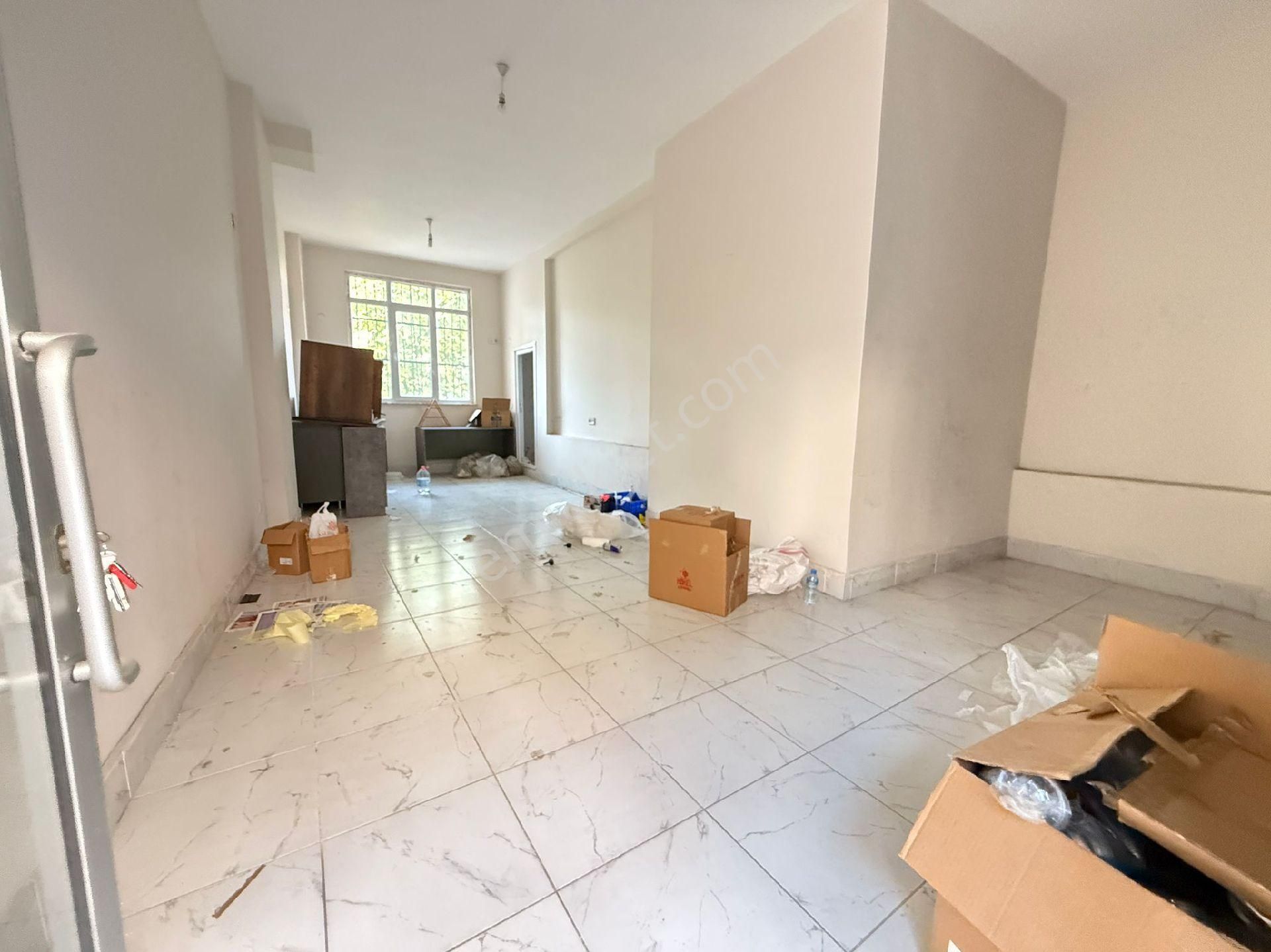 Sefaköy İnönü Mahallesi'nde Kiralık Yeni Binada İş Yeri Düz Giriş Her İşe Uygun İş Yeri. 17.000 Tl
