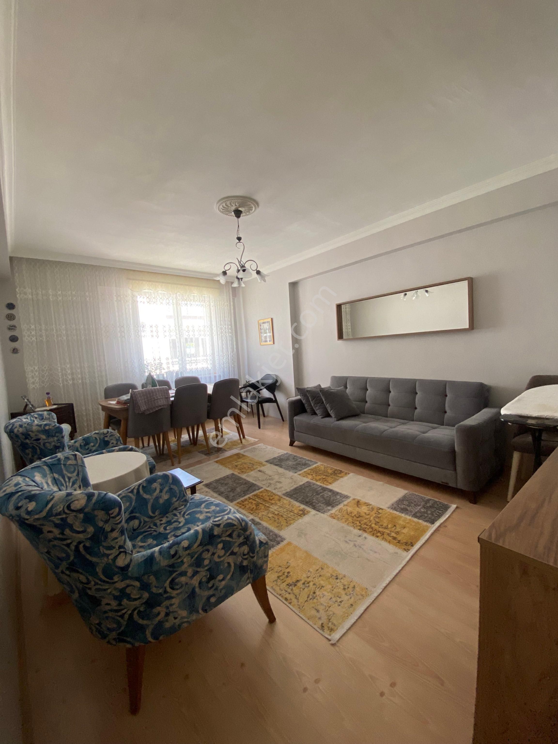 Özgür Denizli"den Kumlubel Mah.esenli Cad.satılık 90m2 2+1 Daire
