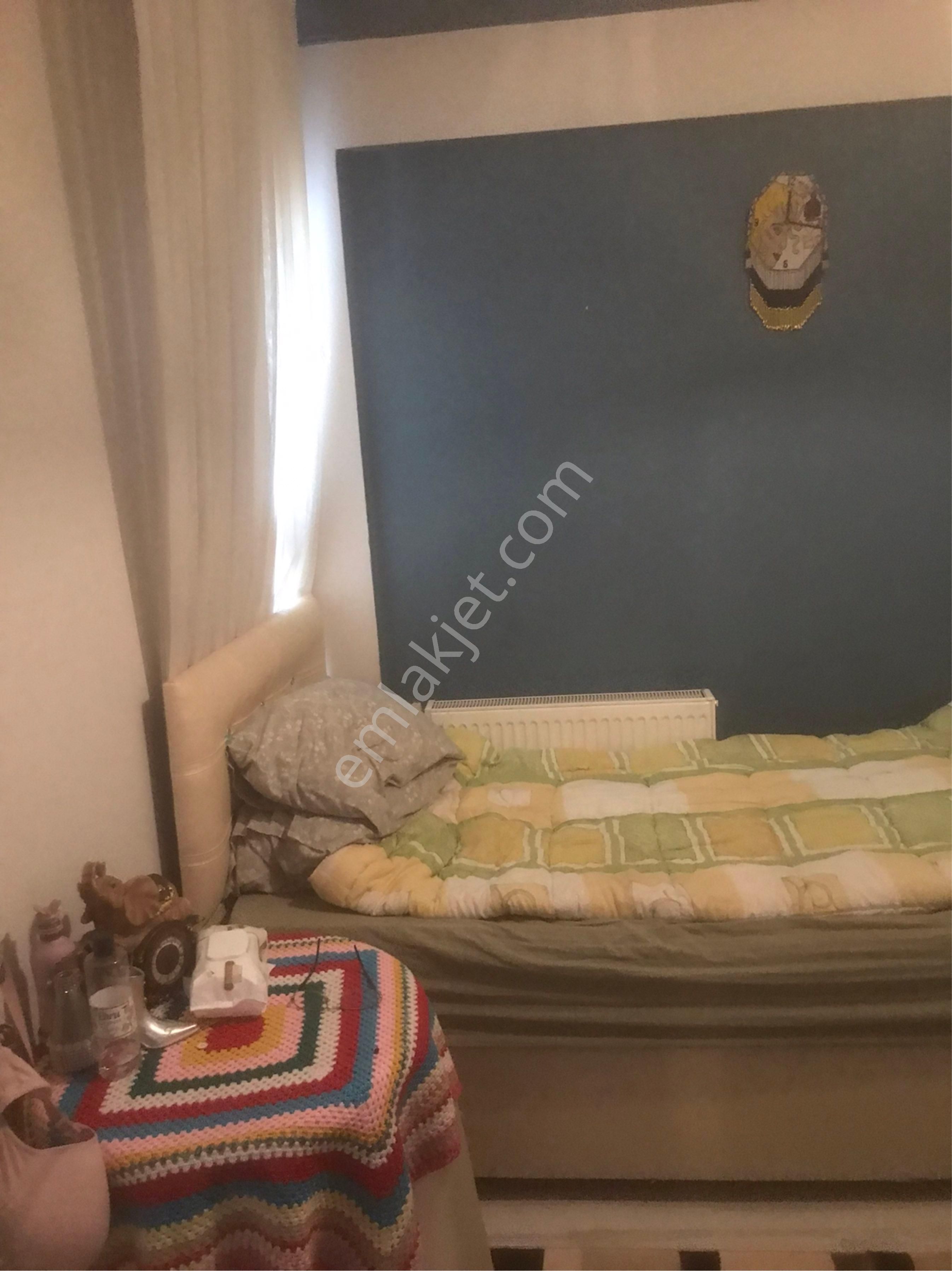 Karabağlar Yeşilyurtta 1+1 Eşyalı Doğalgazlı Daire