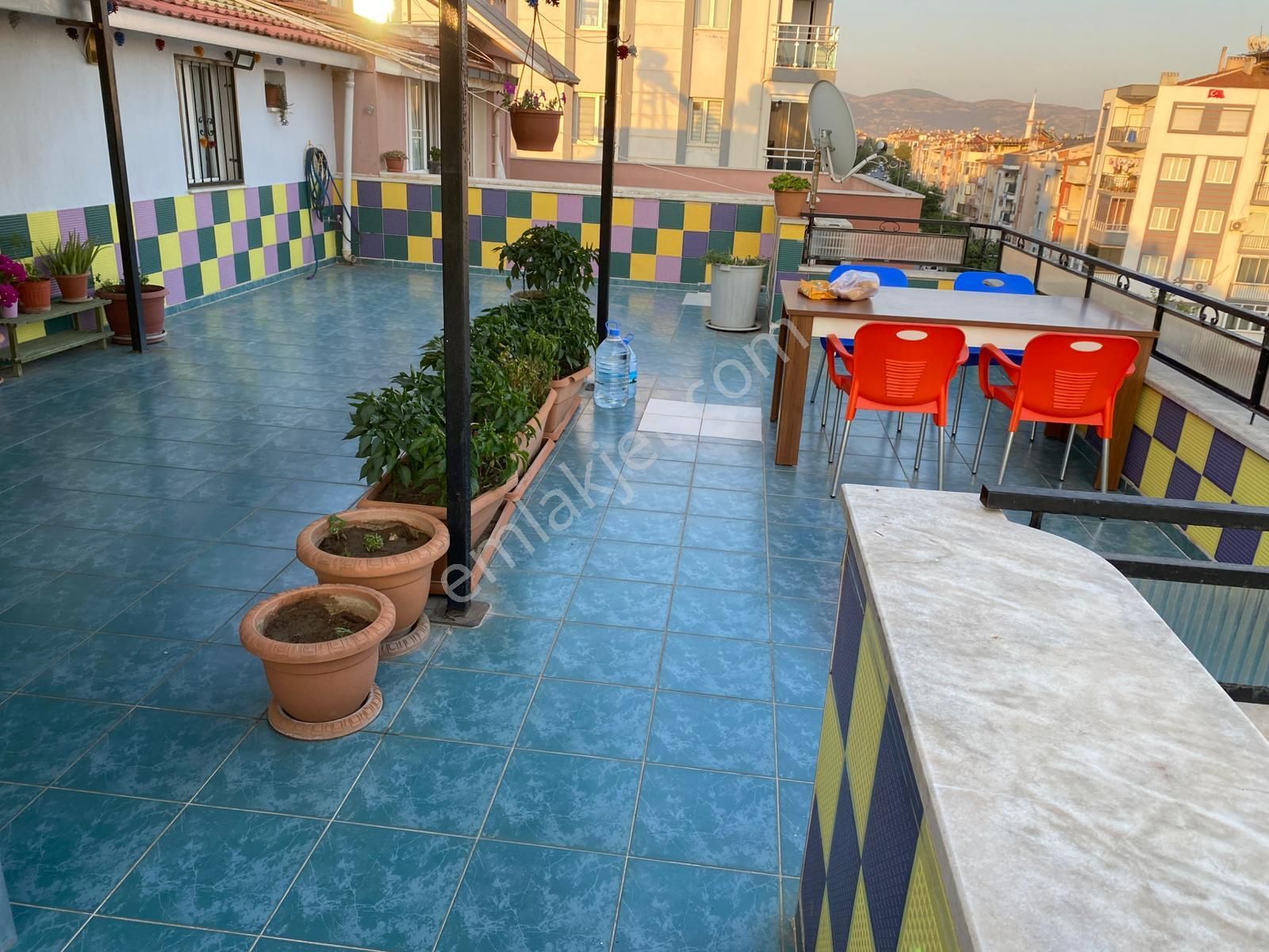 Turpa Taşdemir'den Çatı Katı Eşyalı 1+1 Kiralık Daire