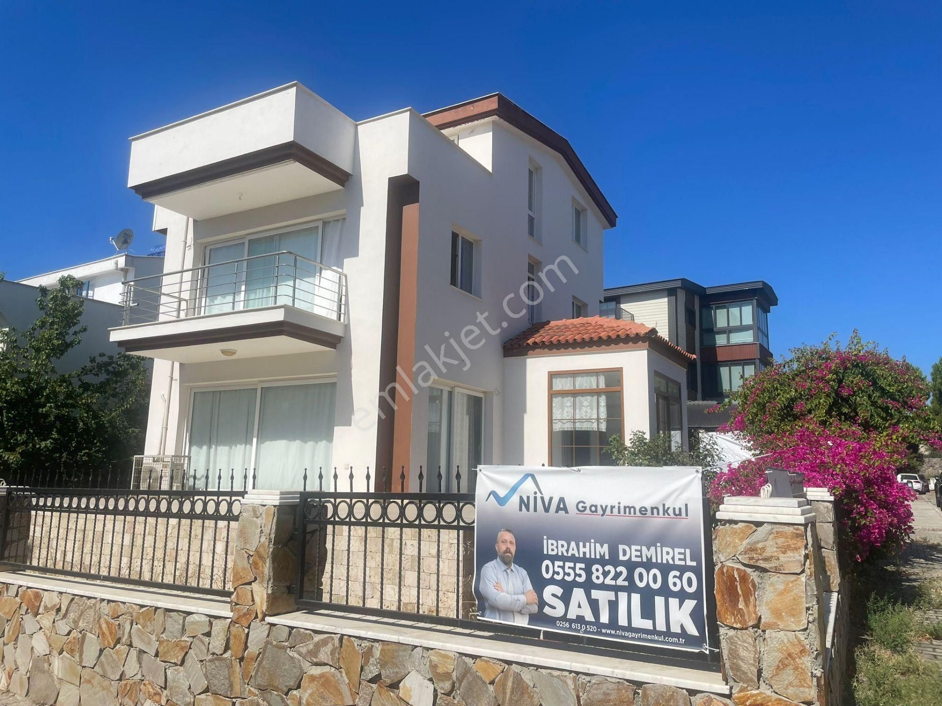 Kuşadası Kadınlar Denizi Green Beach Yakını Satılık Villa