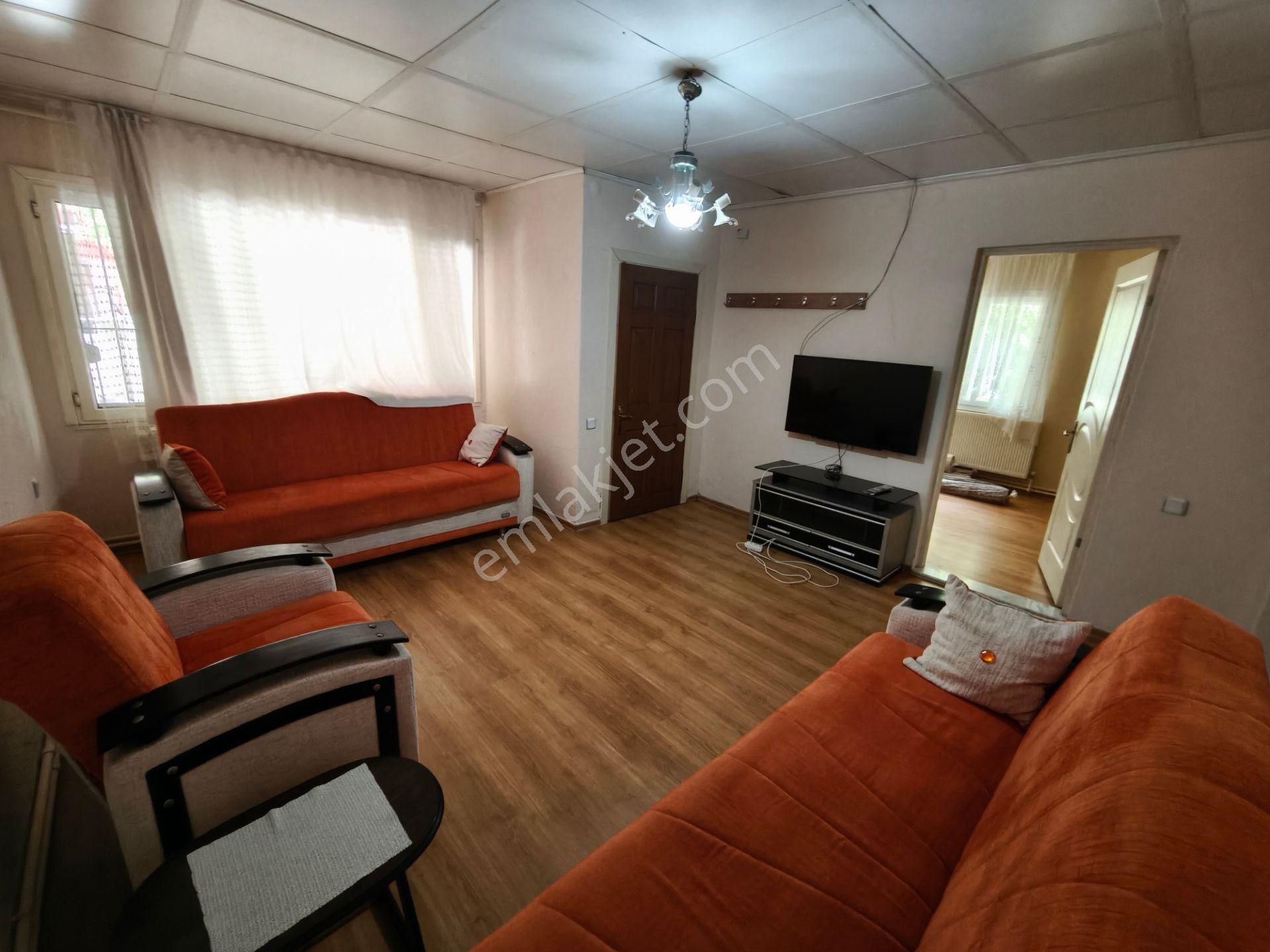 Sarnıç Meydan Yakını Eşyalı Kombili Kiralık 2+1 Daire