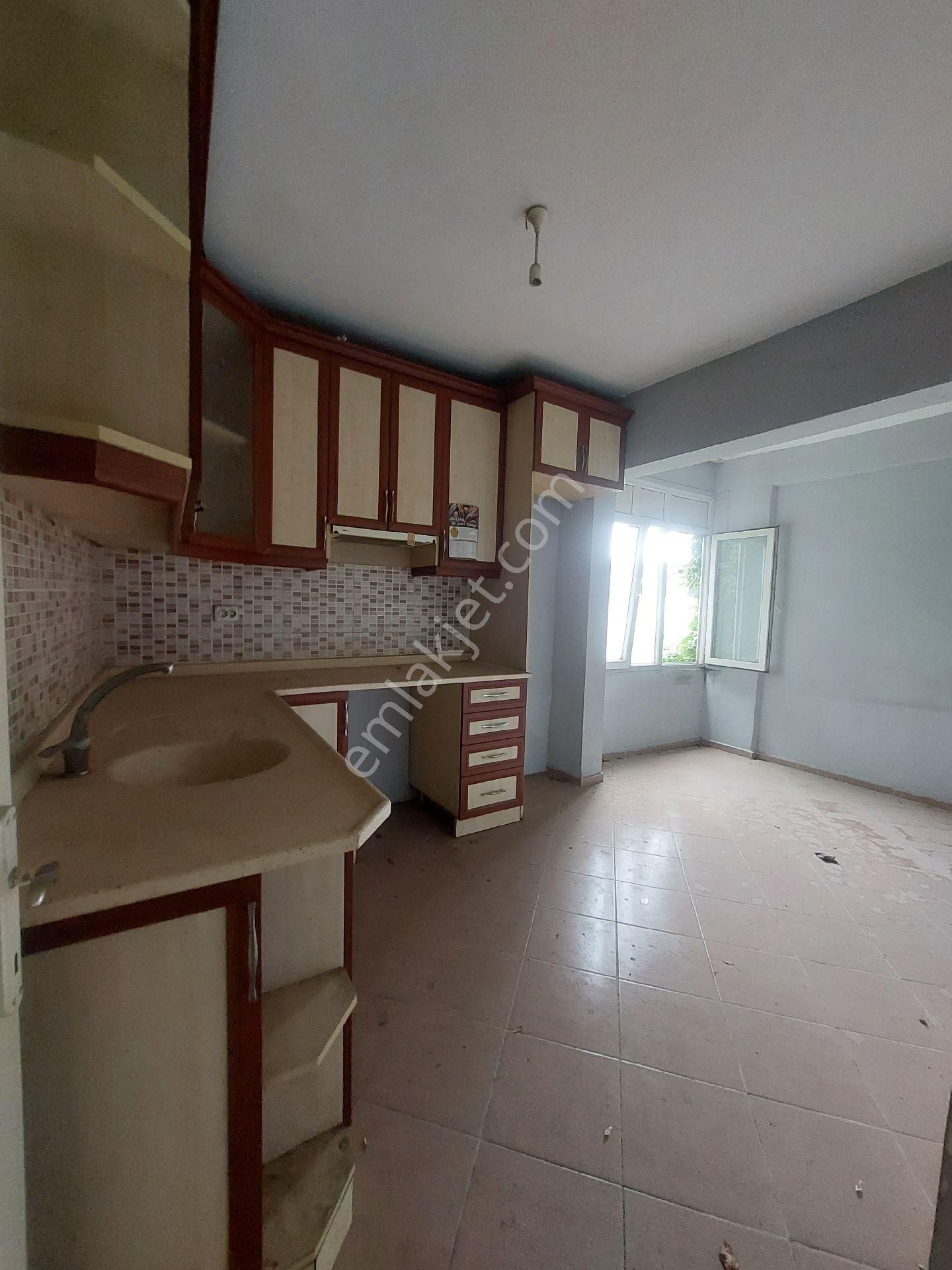 Satılık Bozyaka Merkez Dört Katlı Bına Bir Adet İsyeri Üç Daıre - Görsel 6