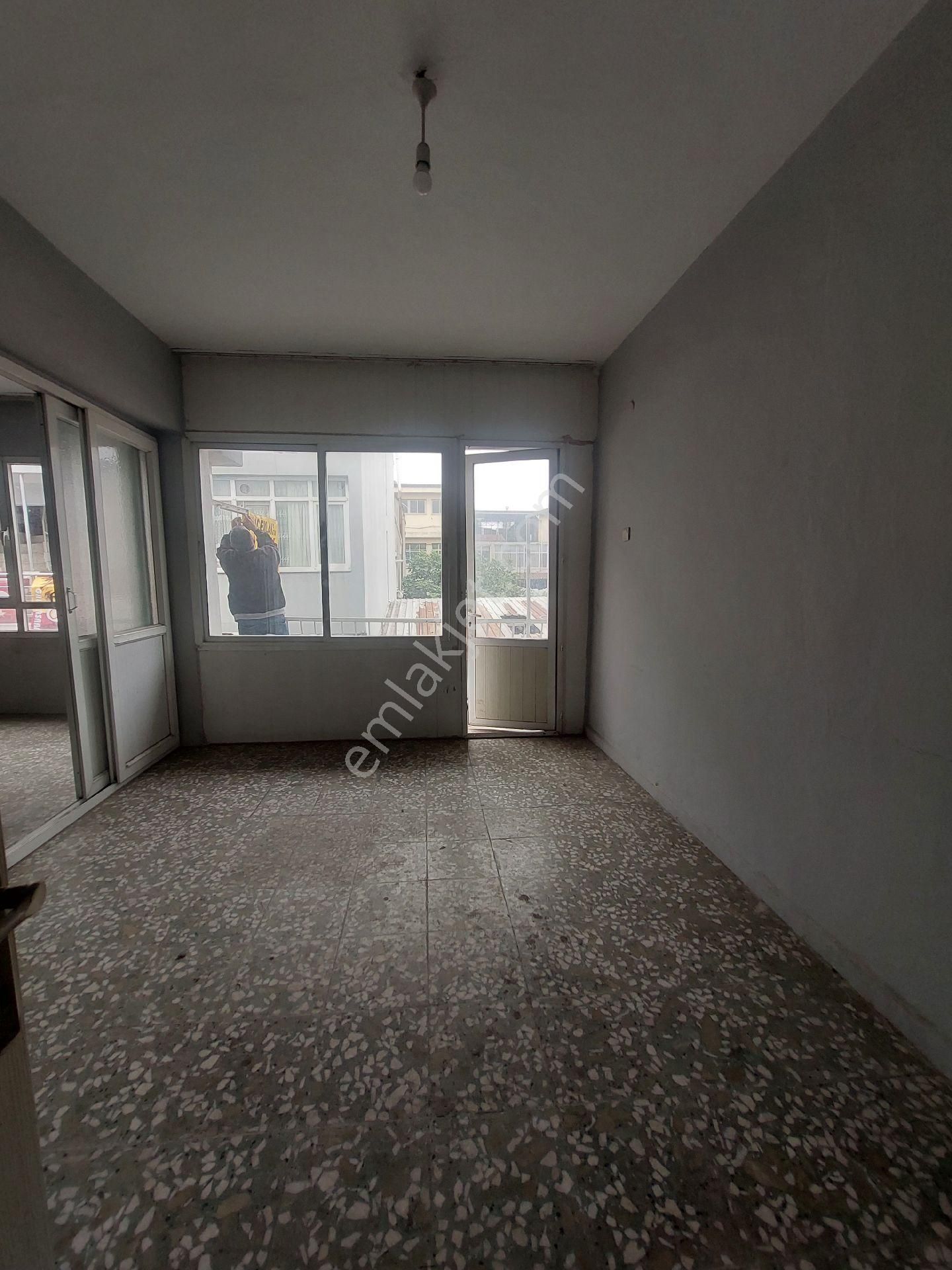 Satılık Bozyaka Merkez Dört Katlı Bına Bir Adet İsyeri Üç Daıre - Görsel 8