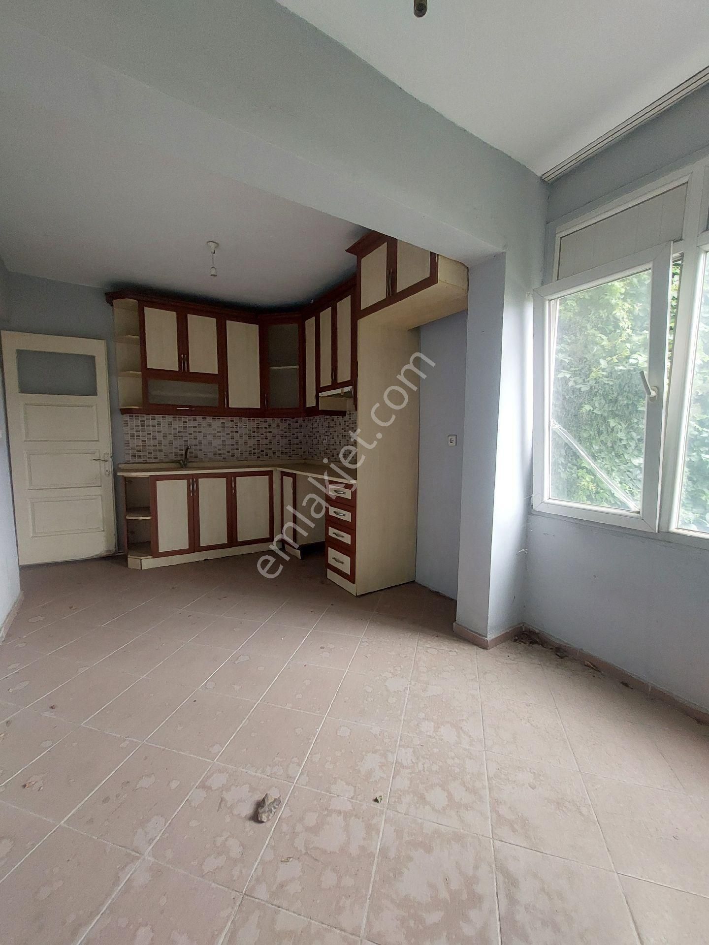 Satılık Bozyaka Merkez Dört Katlı Bına Bir Adet İsyeri Üç Daıre - Görsel 5