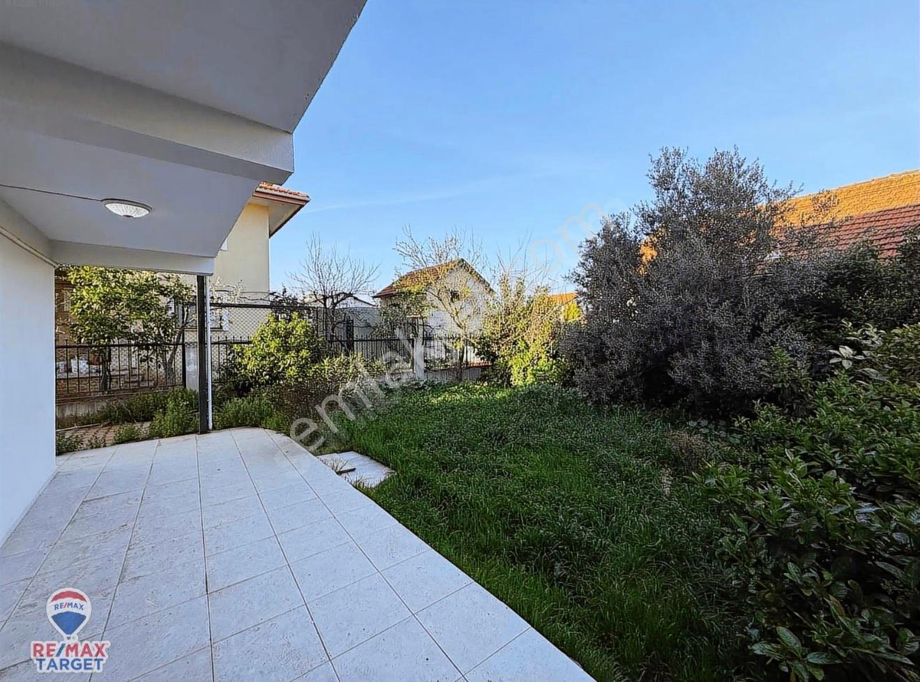 Gencellide Satılık 4+1 Bahçeli Ve Teraslı Denize 100 Metrede Daire - Görsel 10