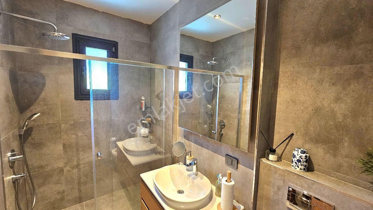 Bodrum Yalıkavakta Satılık Tek Katlı Özel Havuzlu Geniş Bahçeli 6+1 Müstakil Villa - Görsel 17