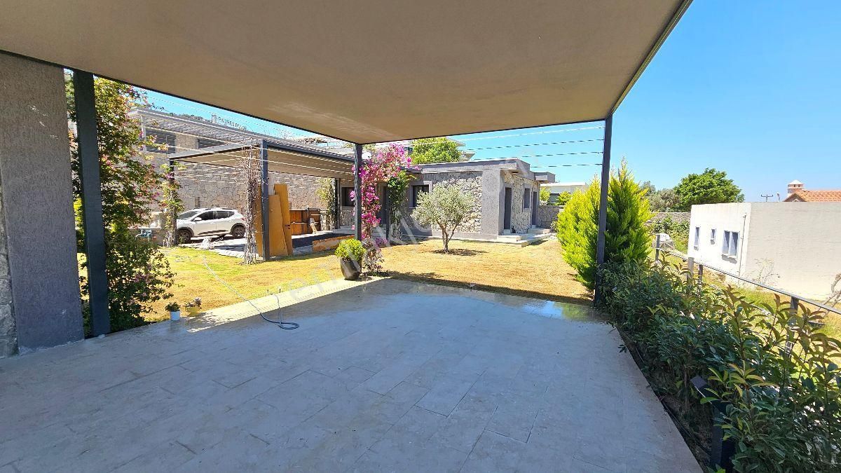 Bodrum Yalıkavakta Satılık Tek Katlı Özel Havuzlu Geniş Bahçeli 6+1 Müstakil Villa - Görsel 3