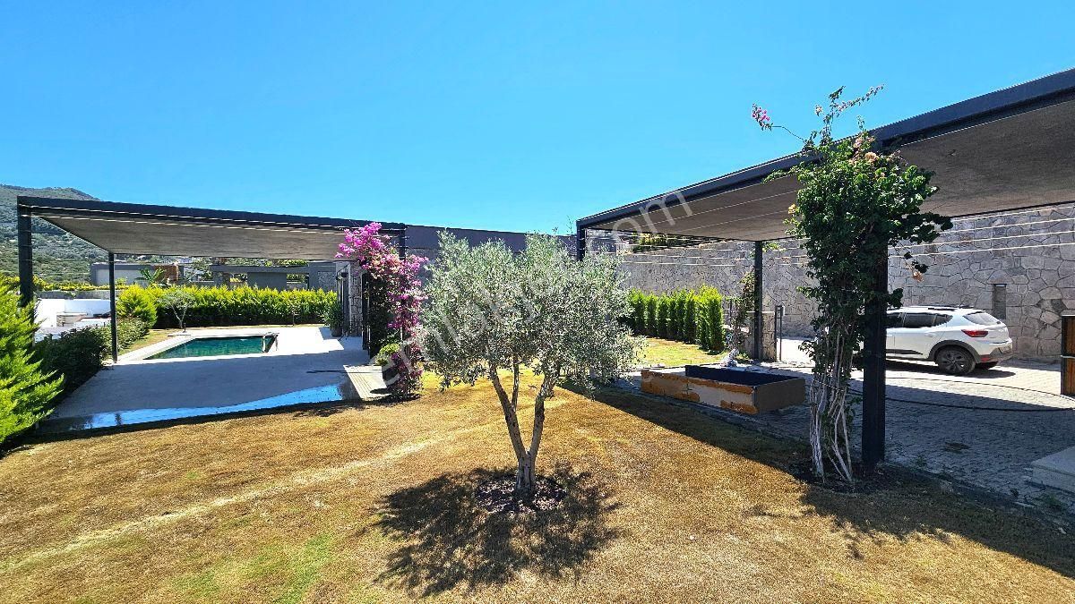 Bodrum Yalıkavakta Satılık Tek Katlı Özel Havuzlu Geniş Bahçeli 6+1 Müstakil Villa - Görsel 21