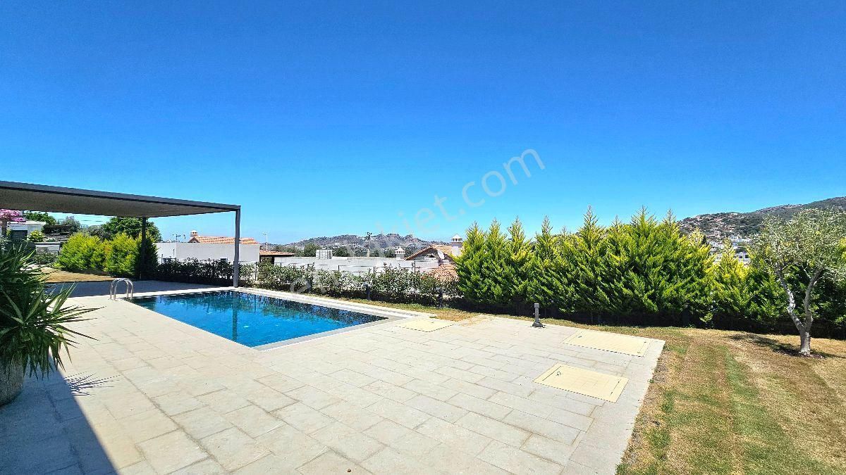 Bodrum Yalıkavakta Satılık Tek Katlı Özel Havuzlu Geniş Bahçeli 6+1 Müstakil Villa - Görsel 6