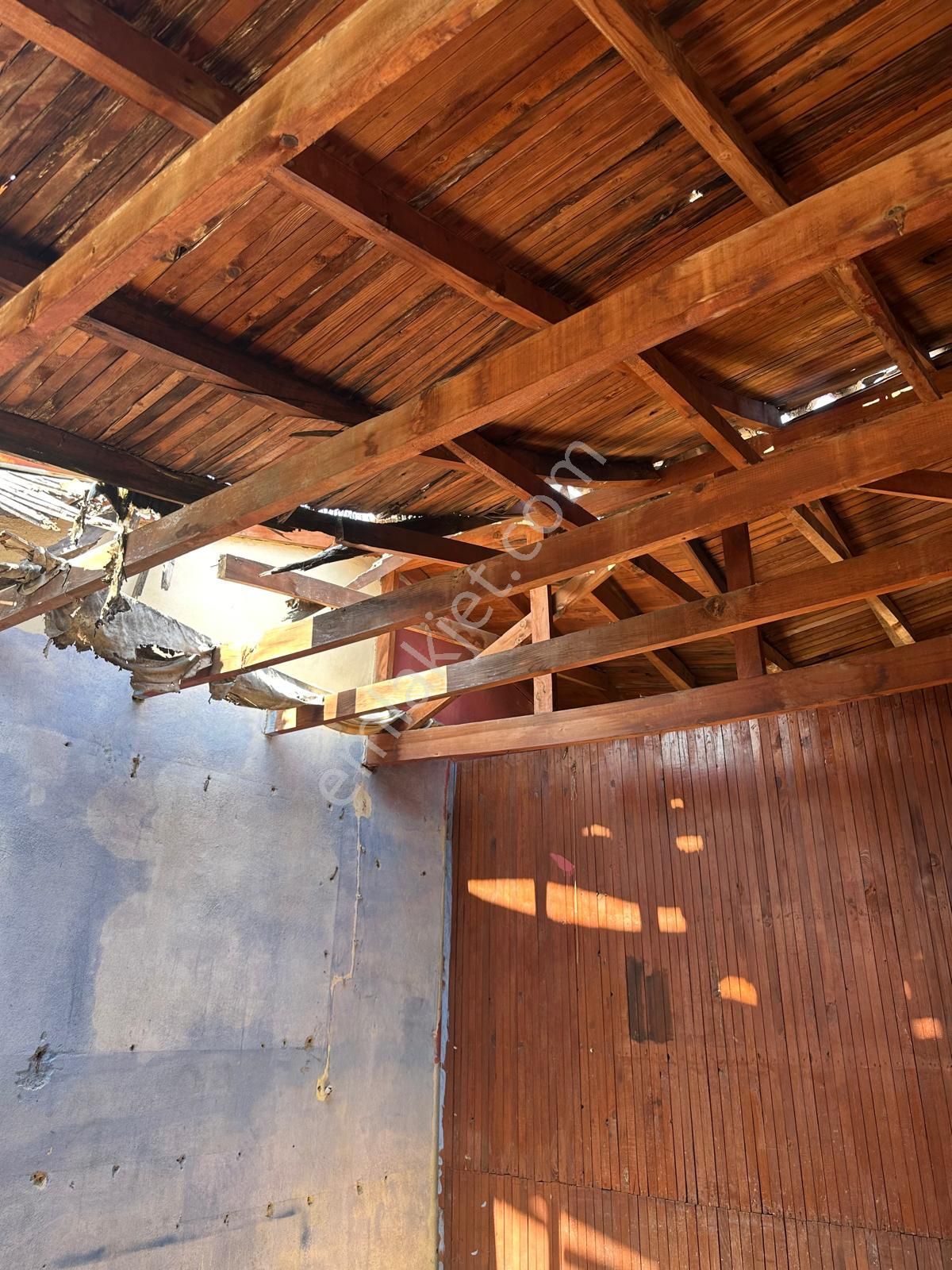 Kuşadası Kaleiçinde Fırsat Kelepir Dükkan / Depo - Görsel 4