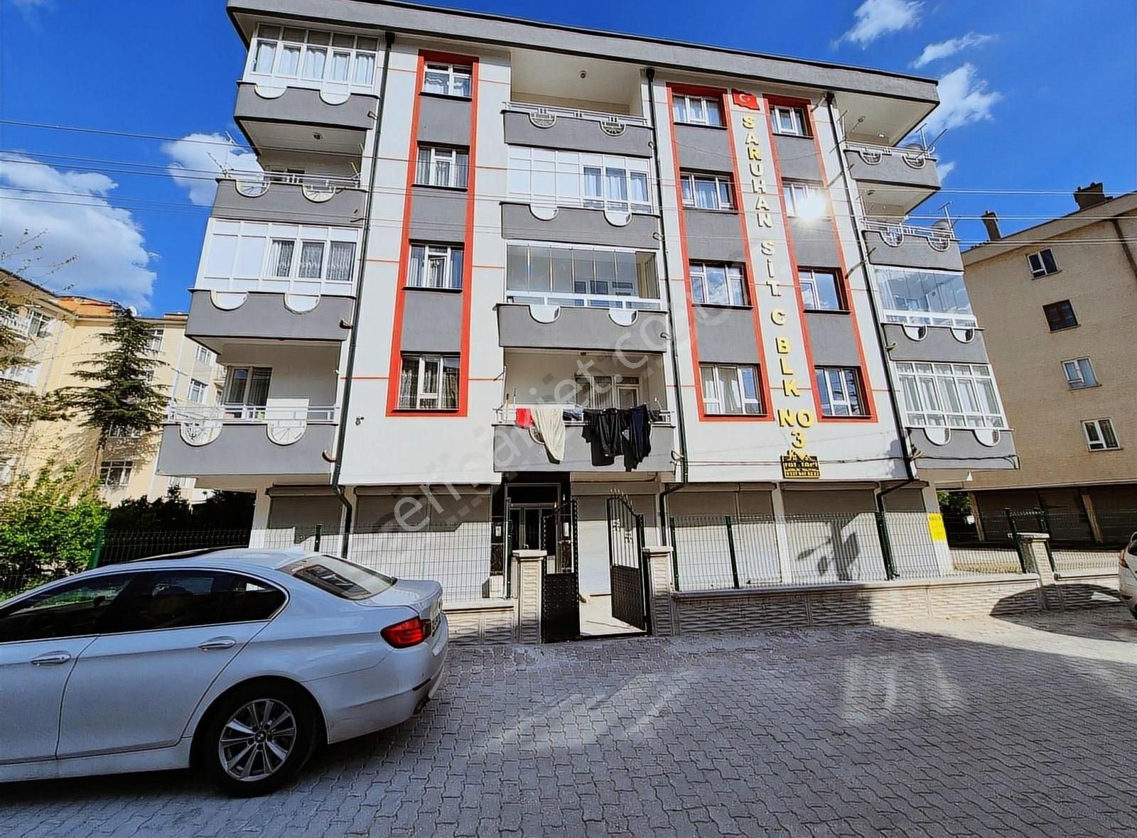 Öz Elit Gayrimenkul'den Aydınlıkta Ara Kat Satılık 3+1 Daire
