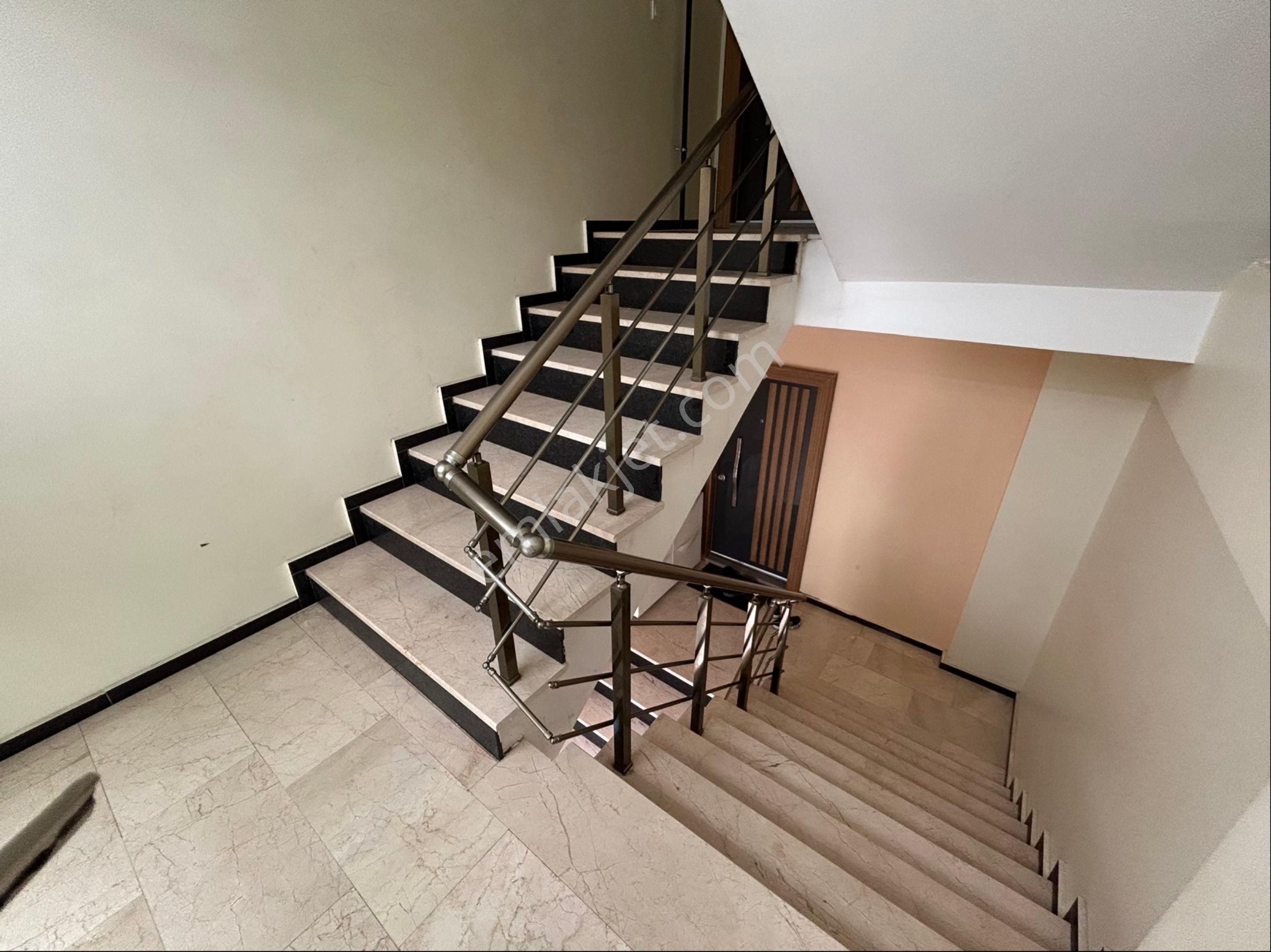 Remax Mavi’den Serdivan Arabacı Alanı Mah.3+1 Ebeveyn Banyolu Satılık Daire - Görsel 3