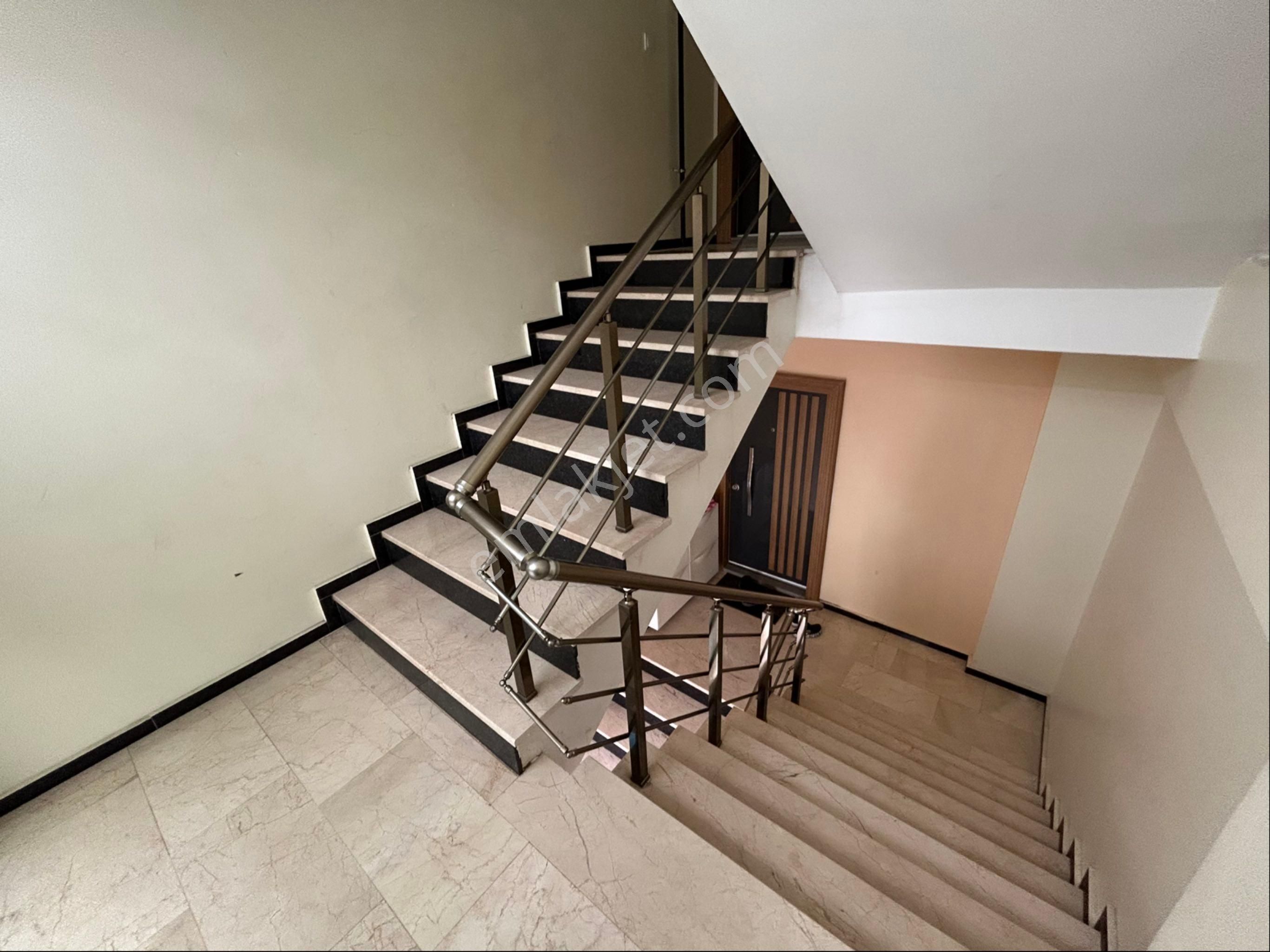 Remax Mavi’den Serdivan Arabacı Alanı Mah.3+1 Ebeveyn Banyolu Satılık Daire - Görsel 2