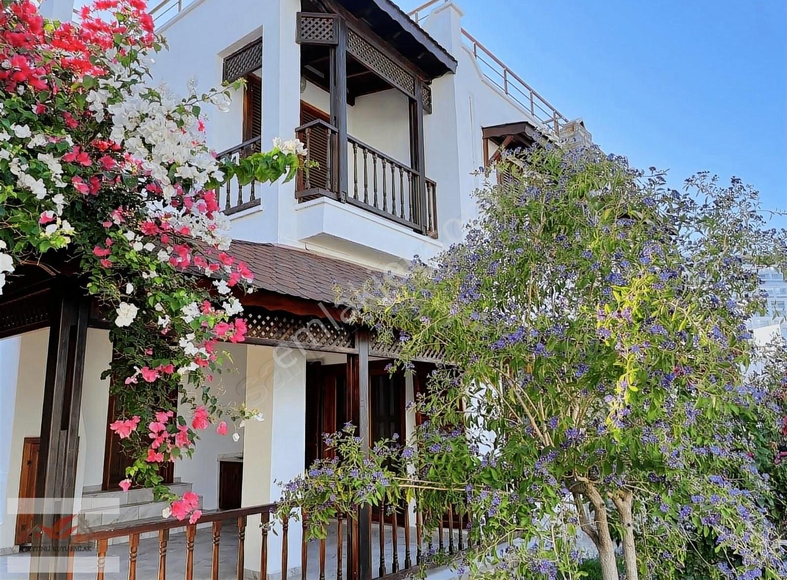 Kıyıkışlacık Zeytinlikuyu Tepeköy Tatil Sitesinde..