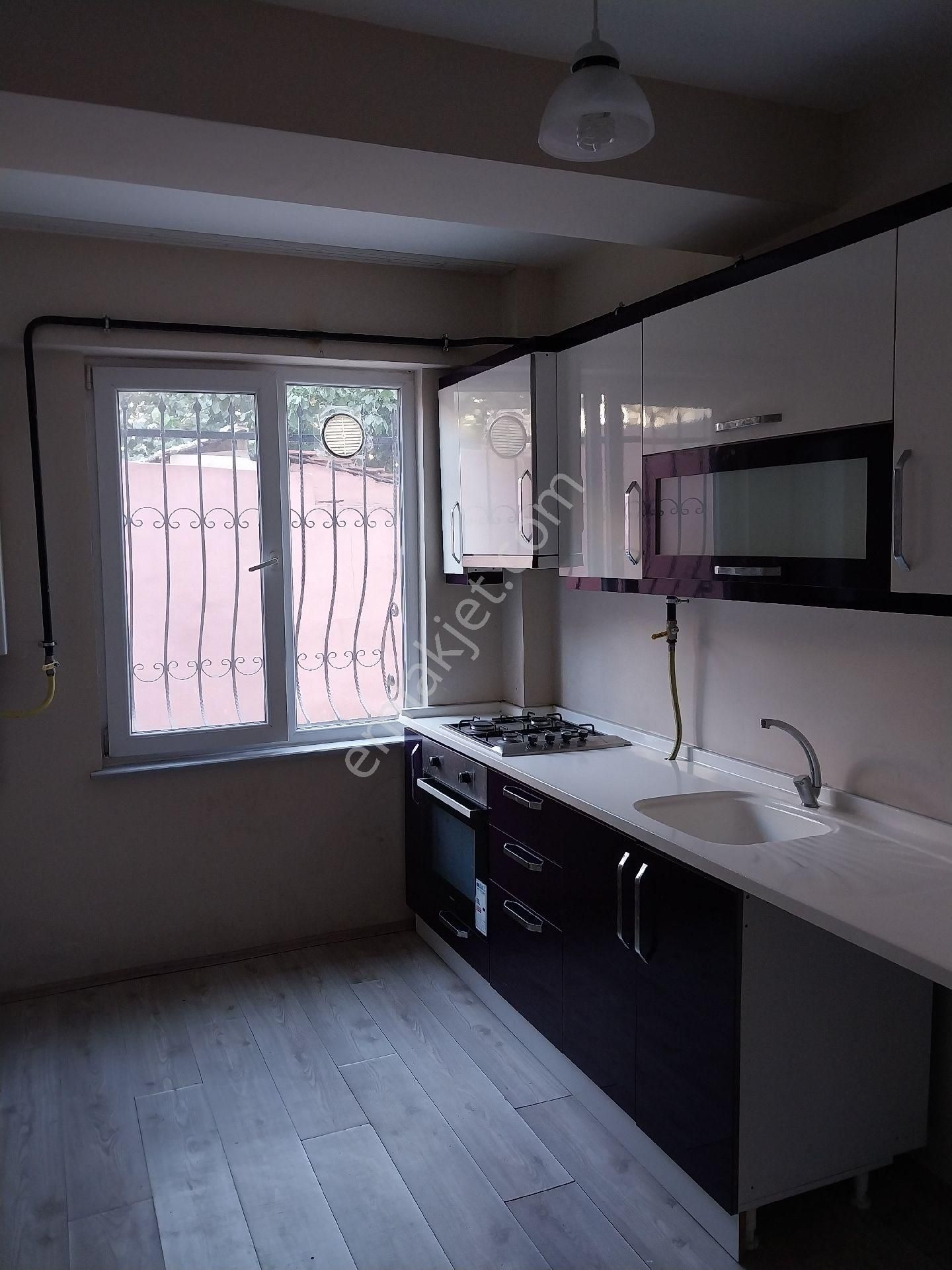 Tekirdağ Süleymanpaşa Gayrimenkulden Satılık 1+1 Ddaire48 M2 Çiftlik Önü Mah Giriş Katı İskanli
