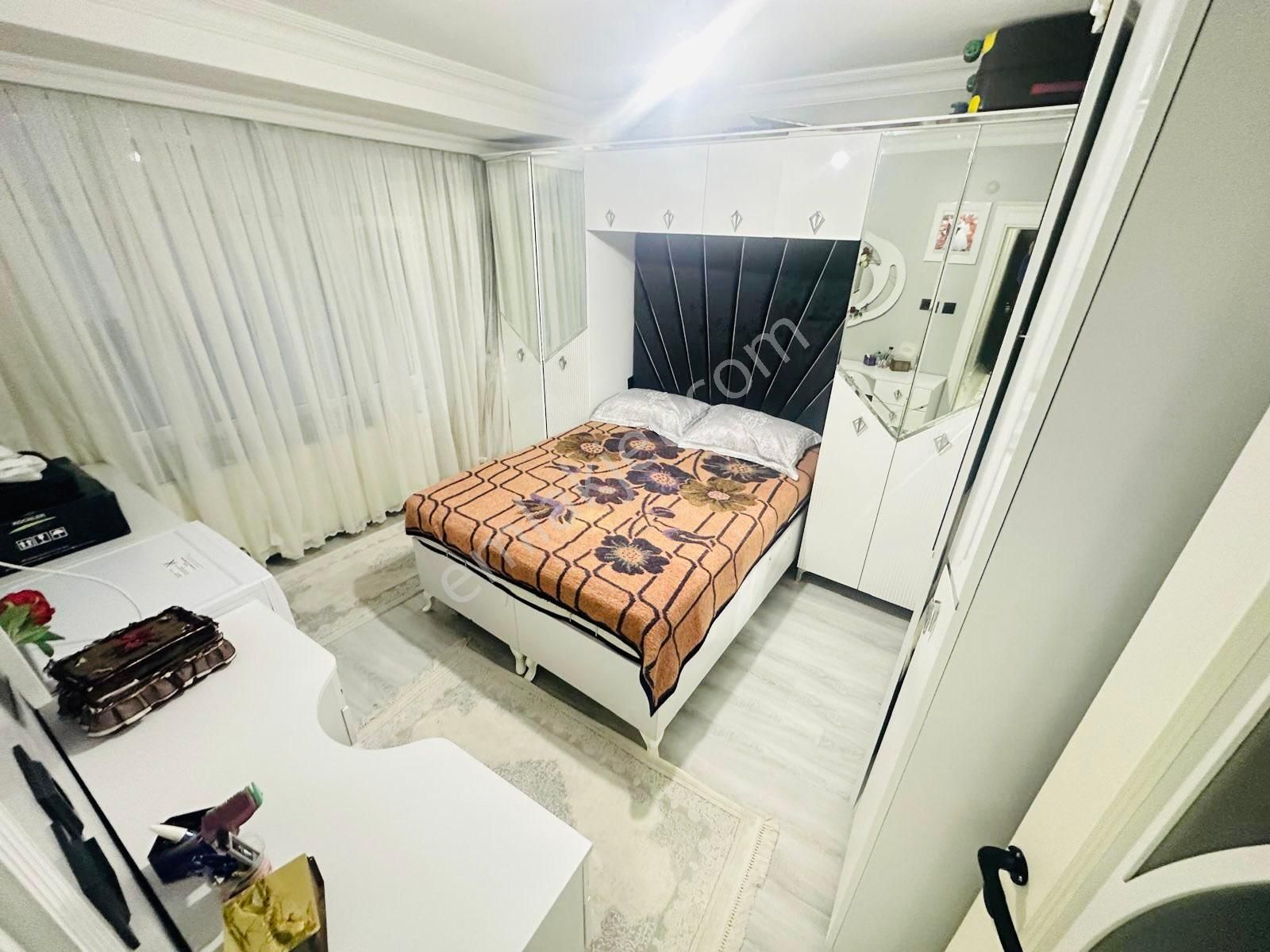 Özgür İnşaat'tan Sultançiftliği Mah Tramvay Dibi 3+1 120m2 1.kat - Görsel 9