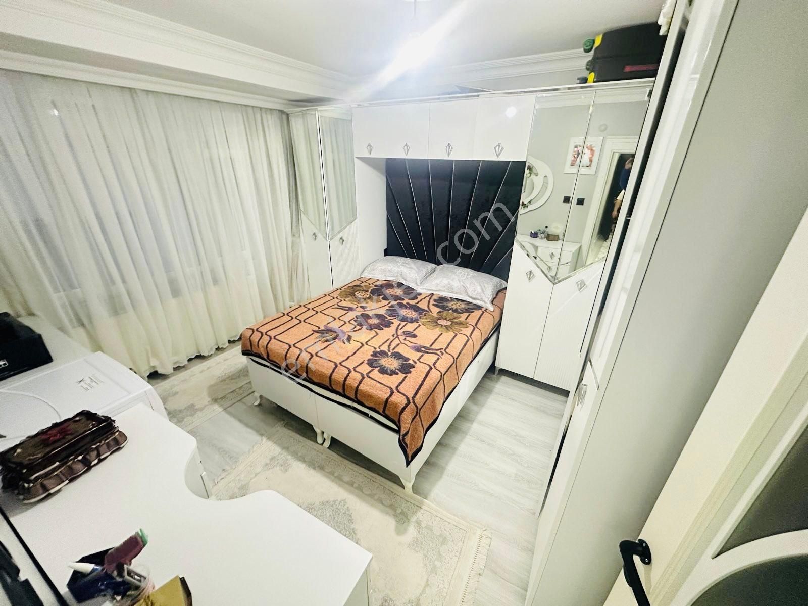 Özgür İnşaat'tan Sultançiftliği Mah Tramvay Dibi 3+1 120m2 1.kat - Görsel 3