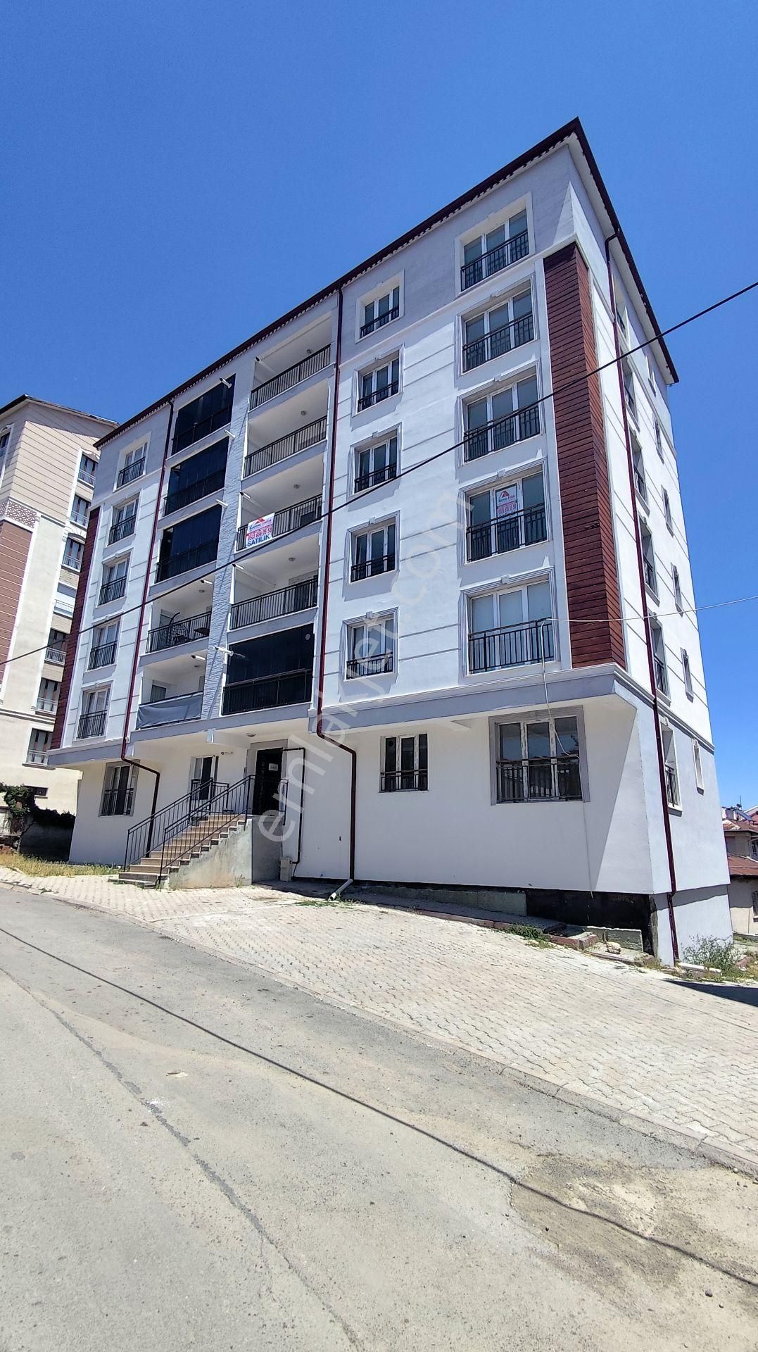 Sivas Merkez Tuzlugöl Mahallesi’nde Satılık Masrafsız 3+1 Daire!