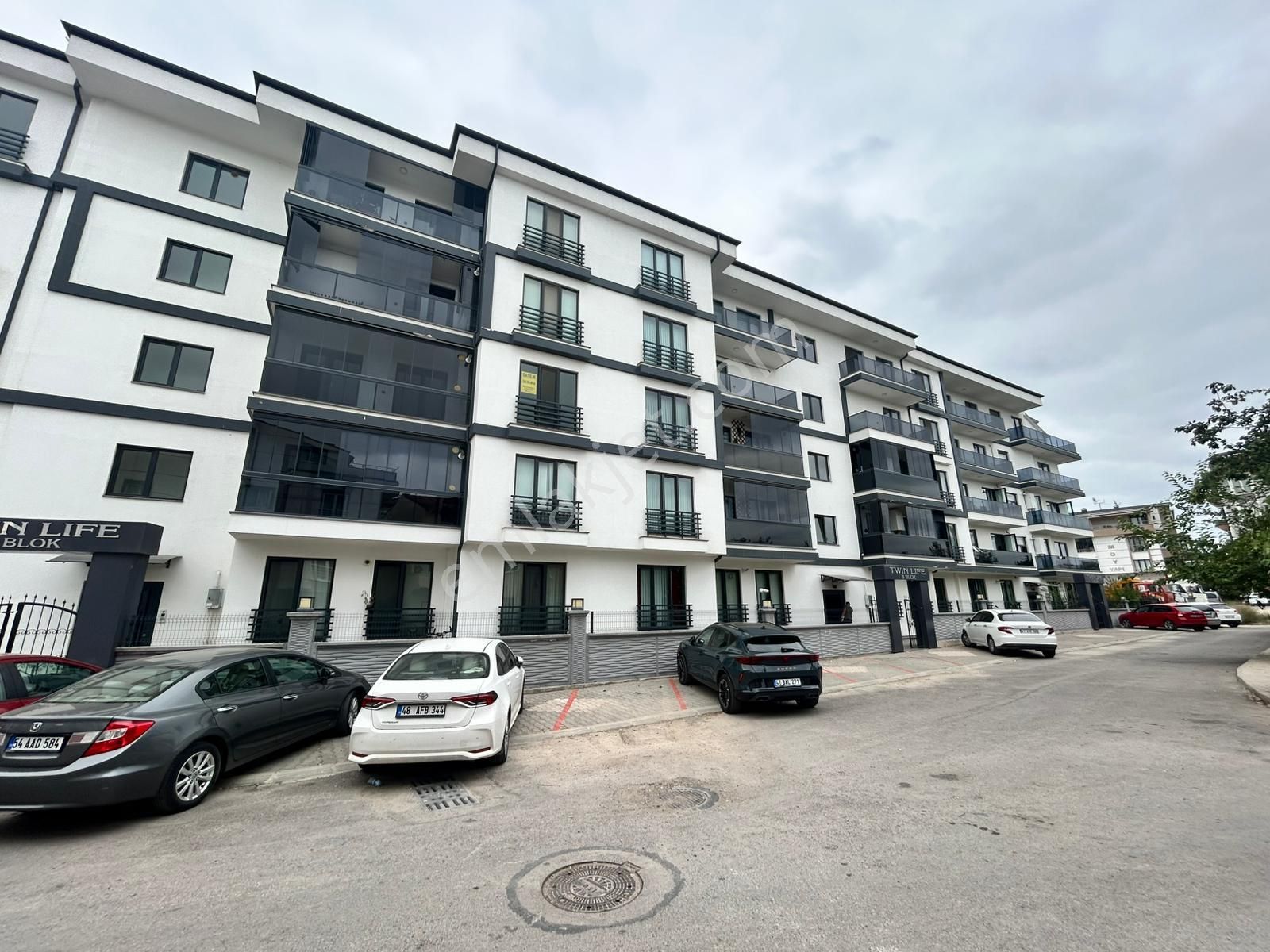 Remax Palas'tan Kartepe Emekevler Mah. 2+1 Kiralık Daire