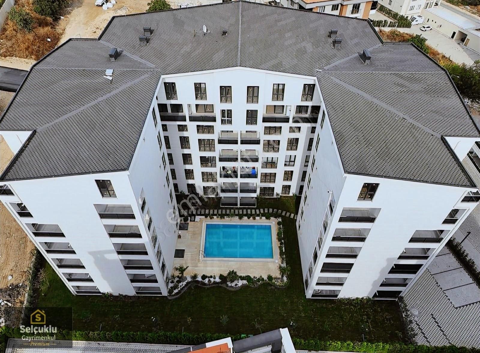 Havuzlu - Kapalı Otoparklı Sitede (sıfır) Satılık 2+1 Daireler