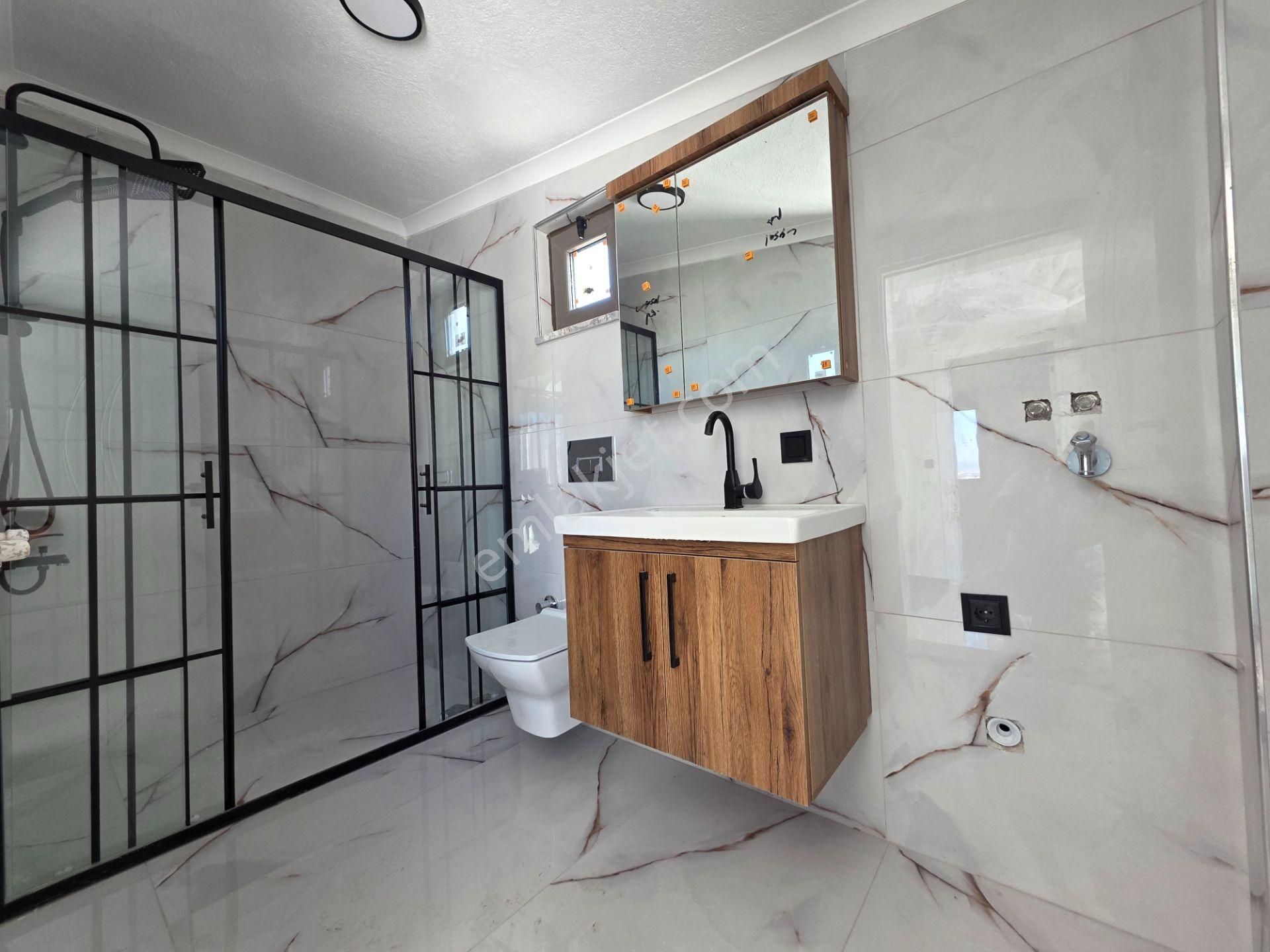 Vahdet'ten Ssk Bölgesinde Deniz Manzaralı 4+1 Teraslı Lüx Villa - Görsel 31