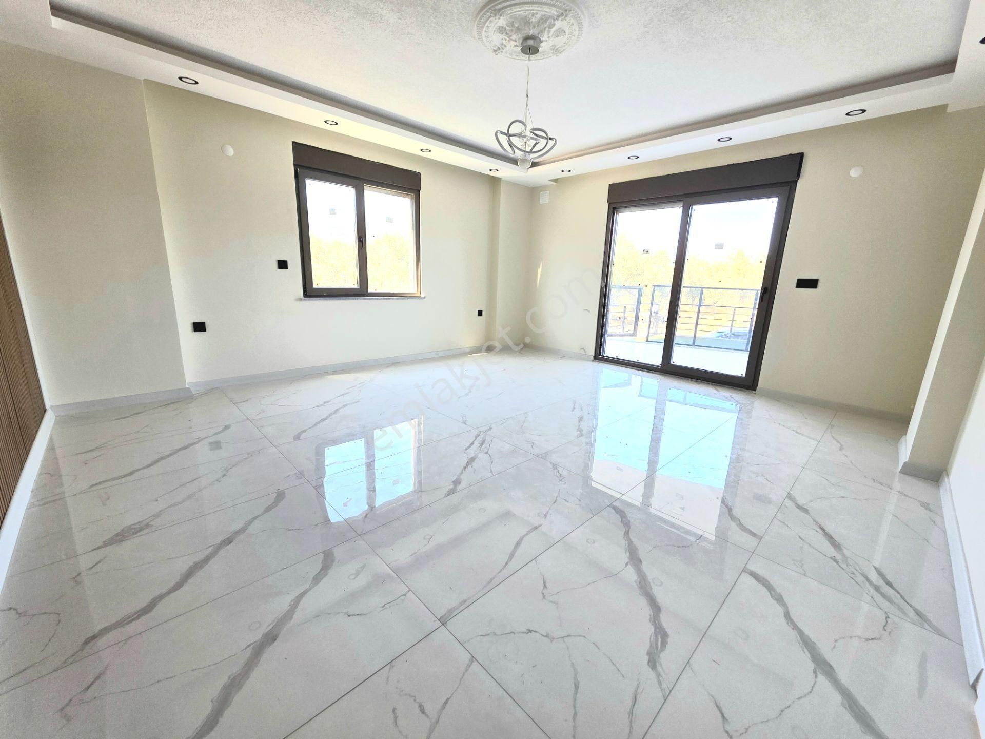 Vahdet'ten Ssk Bölgesinde Deniz Manzaralı 4+1 Teraslı Lüx Villa - Görsel 14