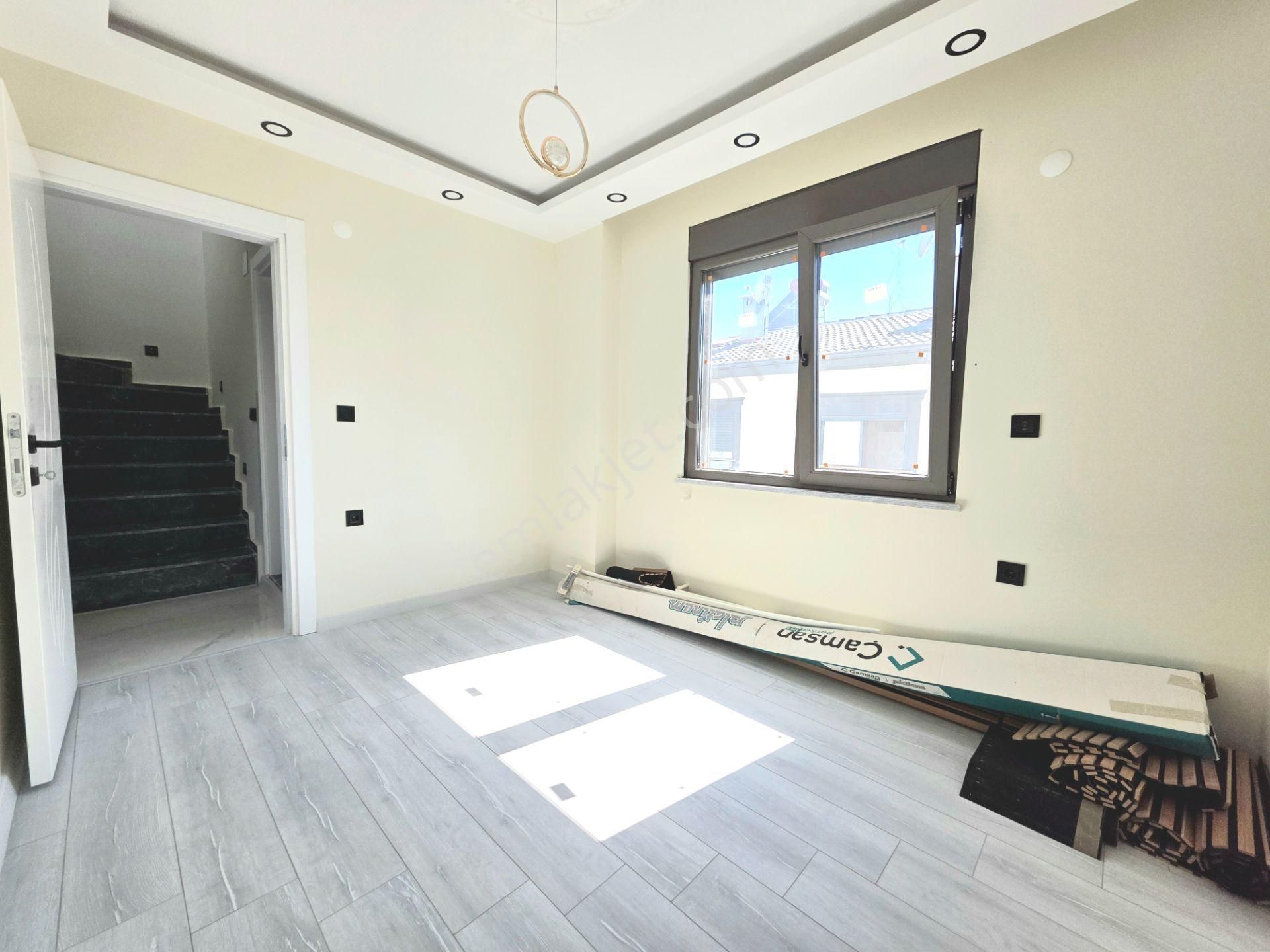 Vahdet'ten Ssk Bölgesinde Deniz Manzaralı 4+1 Teraslı Lüx Villa - Görsel 22