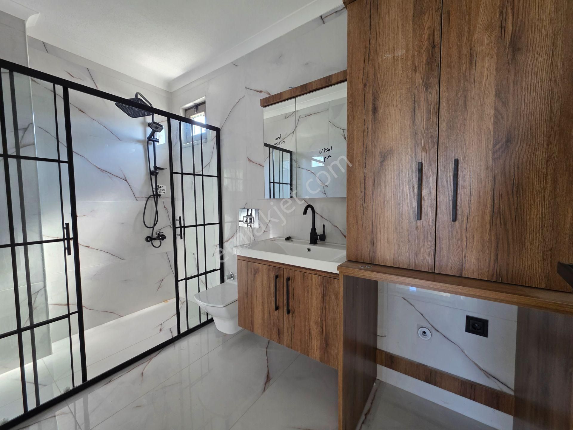 Vahdet'ten Ssk Bölgesinde Deniz Manzaralı 4+1 Teraslı Lüx Villa - Görsel 21