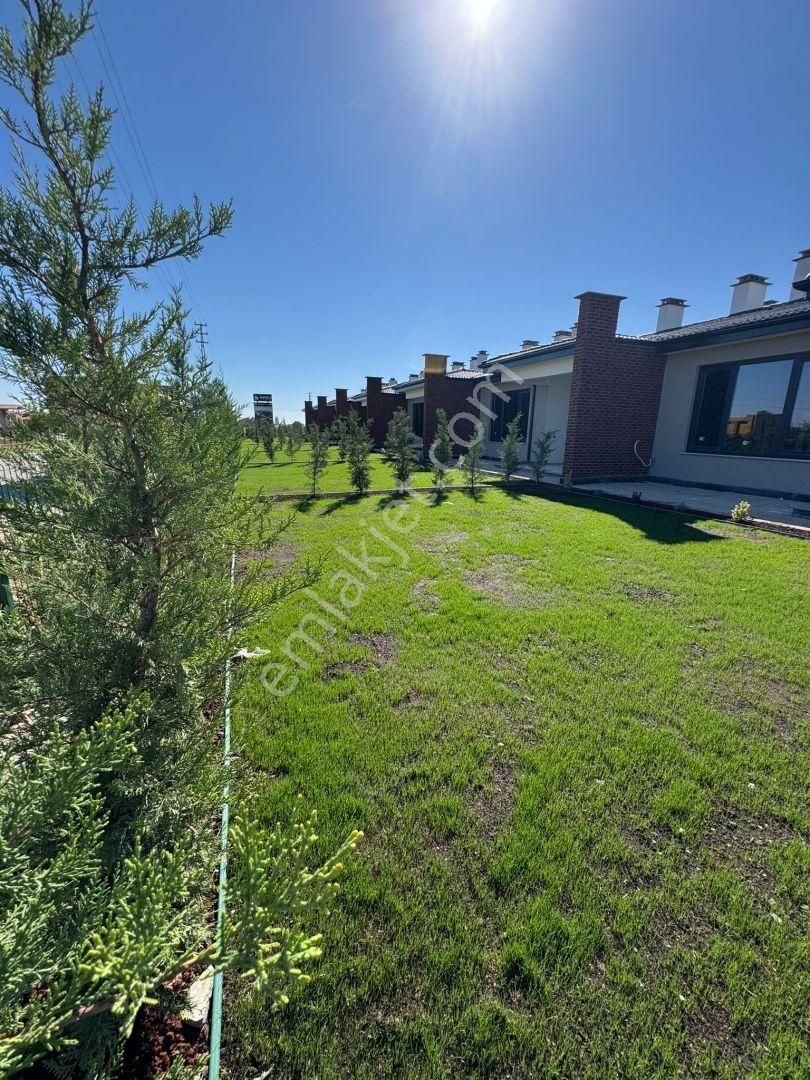 Konya Meram Bahçeşehirde 140 M² 2+1 Lüks Villa