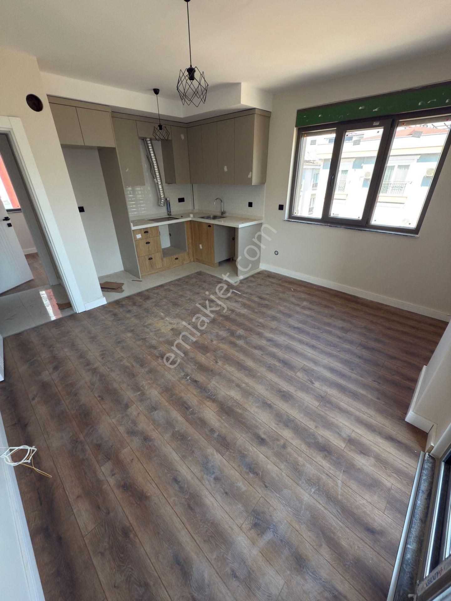 Varsak Karşıyakada Sıfır 1+1 Lüks Dolu Dolu Satılık Daireler